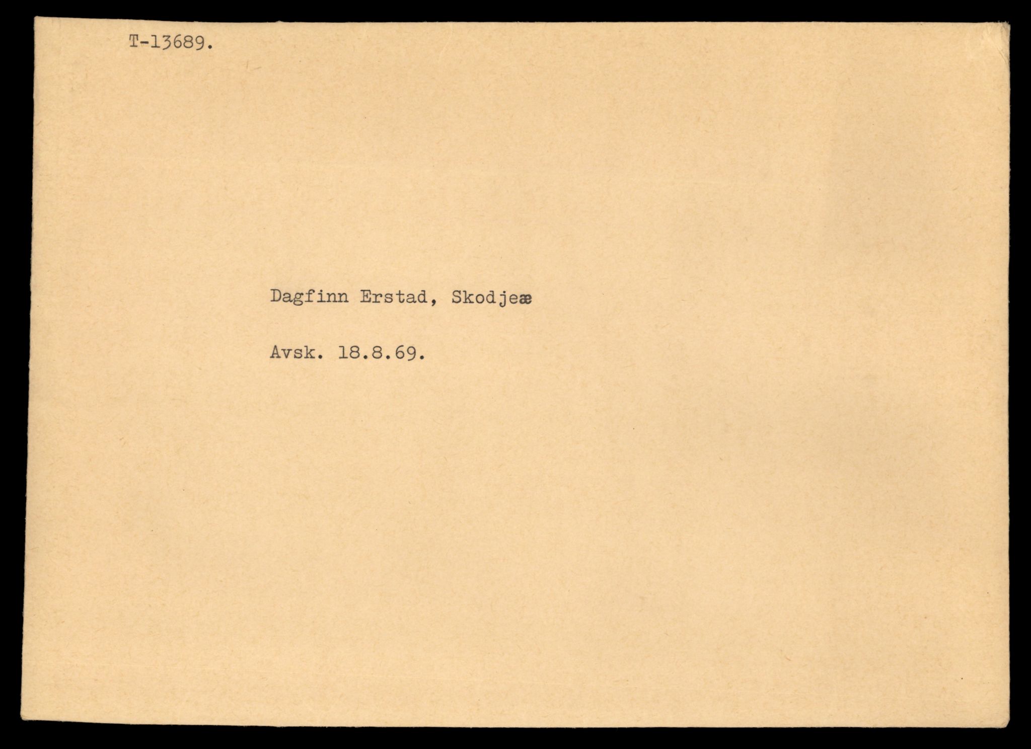 Møre og Romsdal vegkontor - Ålesund trafikkstasjon, AV/SAT-A-4099/F/Fe/L0040: Registreringskort for kjøretøy T 13531 - T 13709, 1927-1998, p. 2711