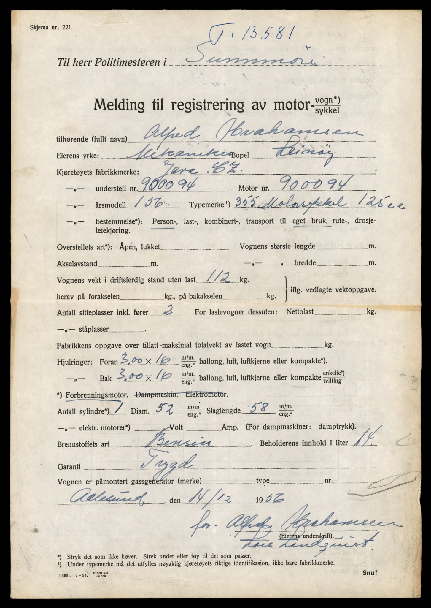 Møre og Romsdal vegkontor - Ålesund trafikkstasjon, AV/SAT-A-4099/F/Fe/L0040: Registreringskort for kjøretøy T 13531 - T 13709, 1927-1998, p. 905