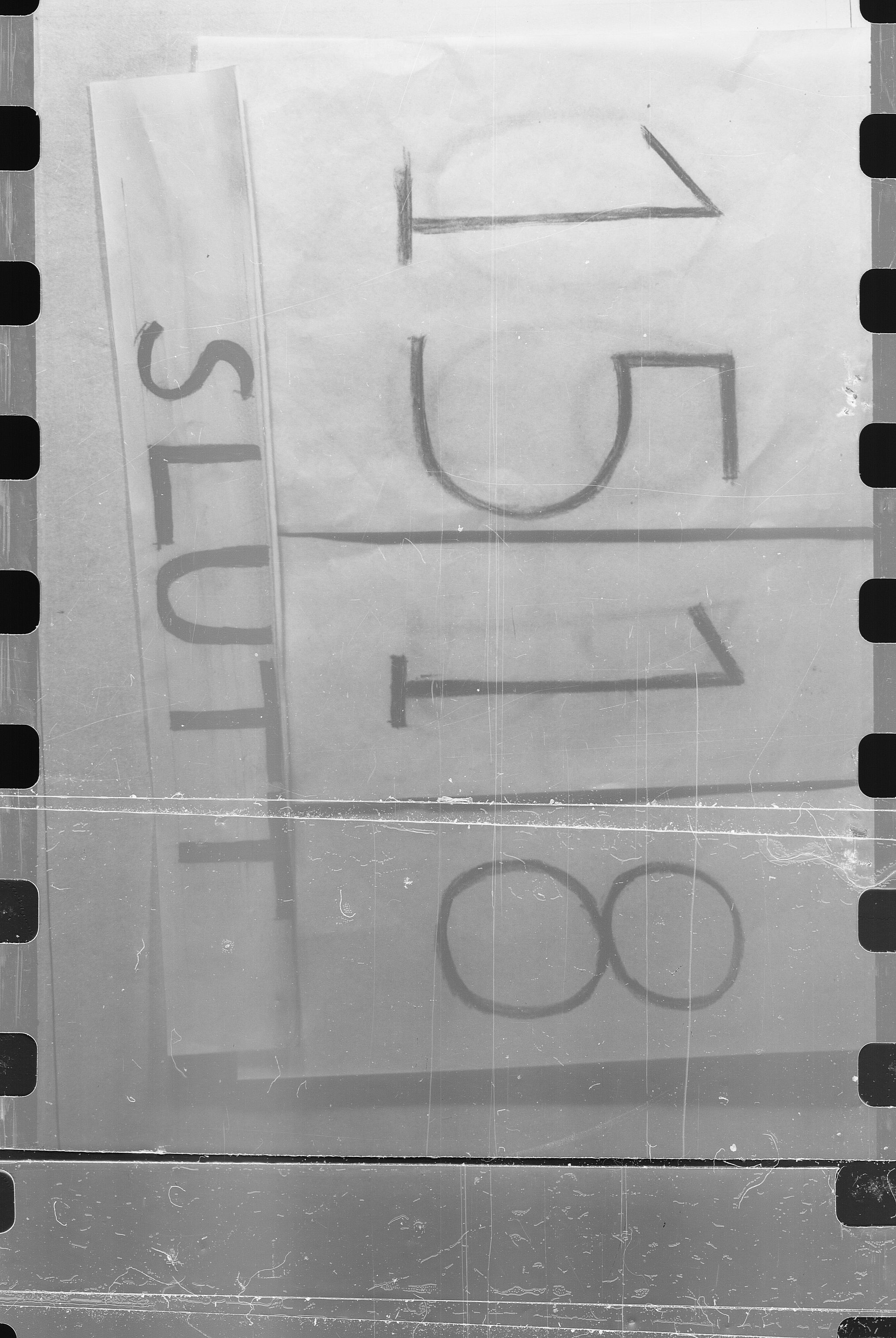 Documents Section, RA/RAFA-2200/V/L0069: Film med LMDC Serial Number., 1940-1945, p. 99