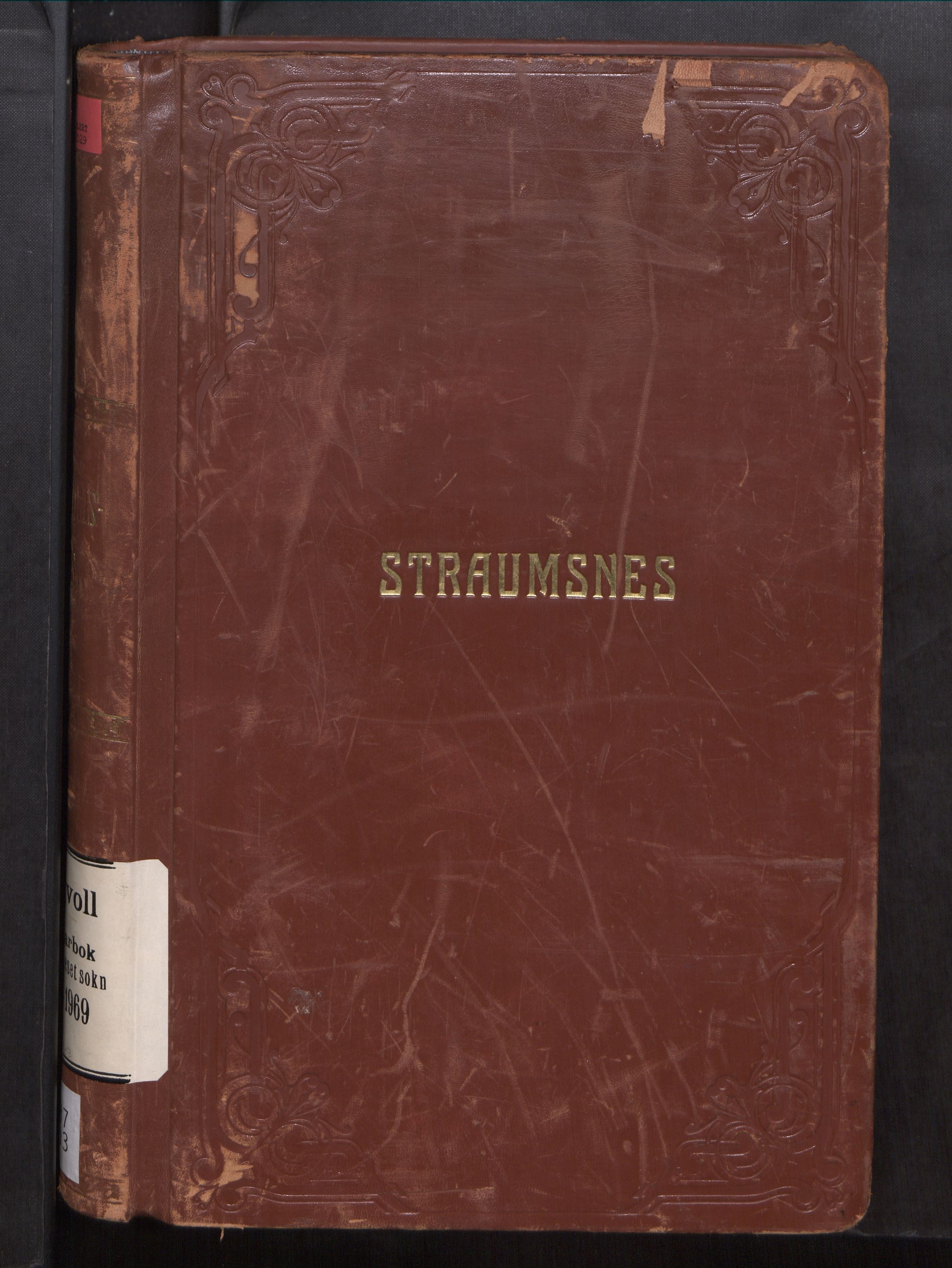 Ministerialprotokoller, klokkerbøker og fødselsregistre - Møre og Romsdal, SAT/A-1454/587/L1003: Parish register (copy) no. 587---, 1949-1969