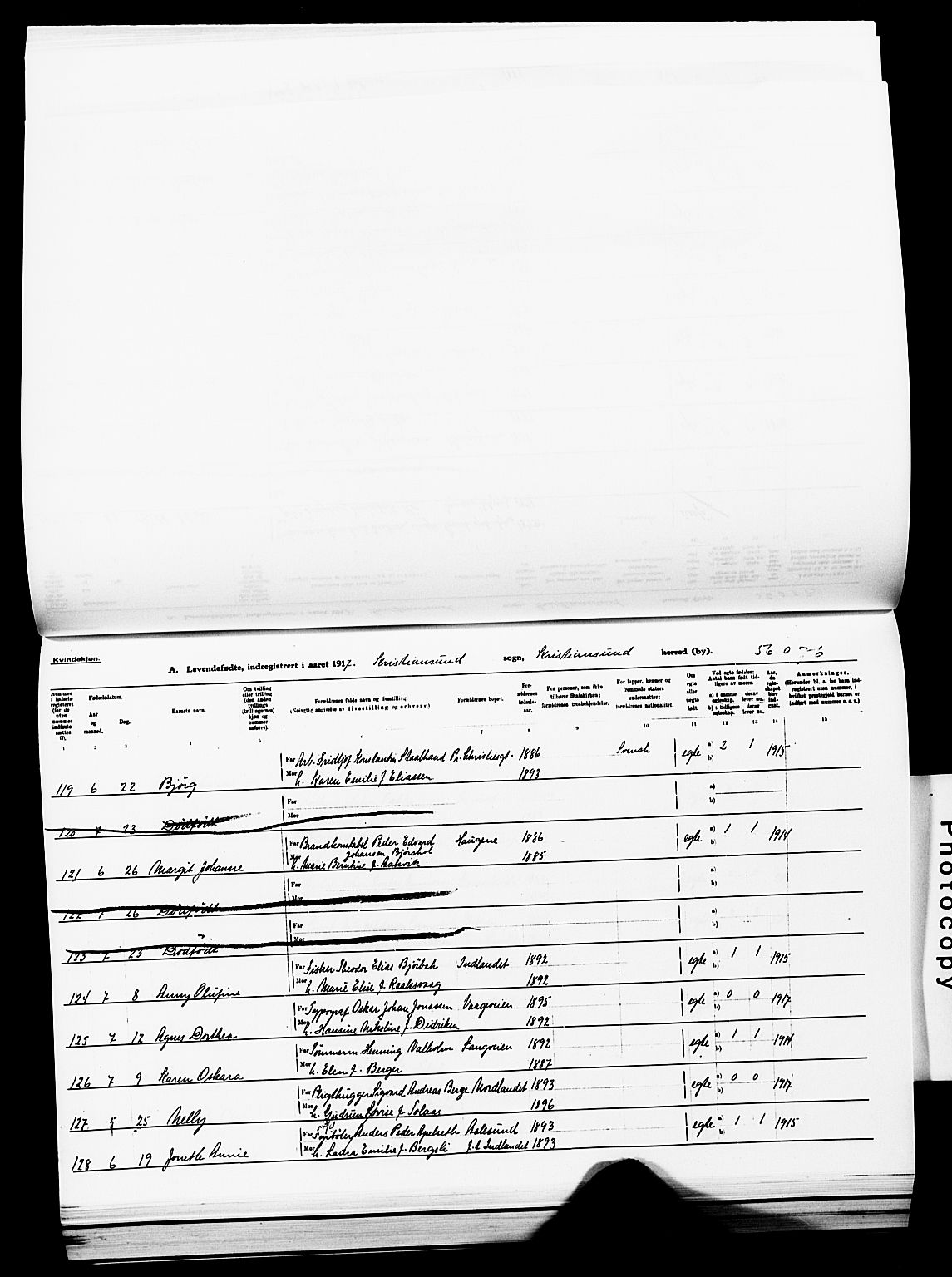 Ministerialprotokoller, klokkerbøker og fødselsregistre - Møre og Romsdal, AV/SAT-A-1454/572/L0861: Parish register (official) no. 572D05, 1913-1920