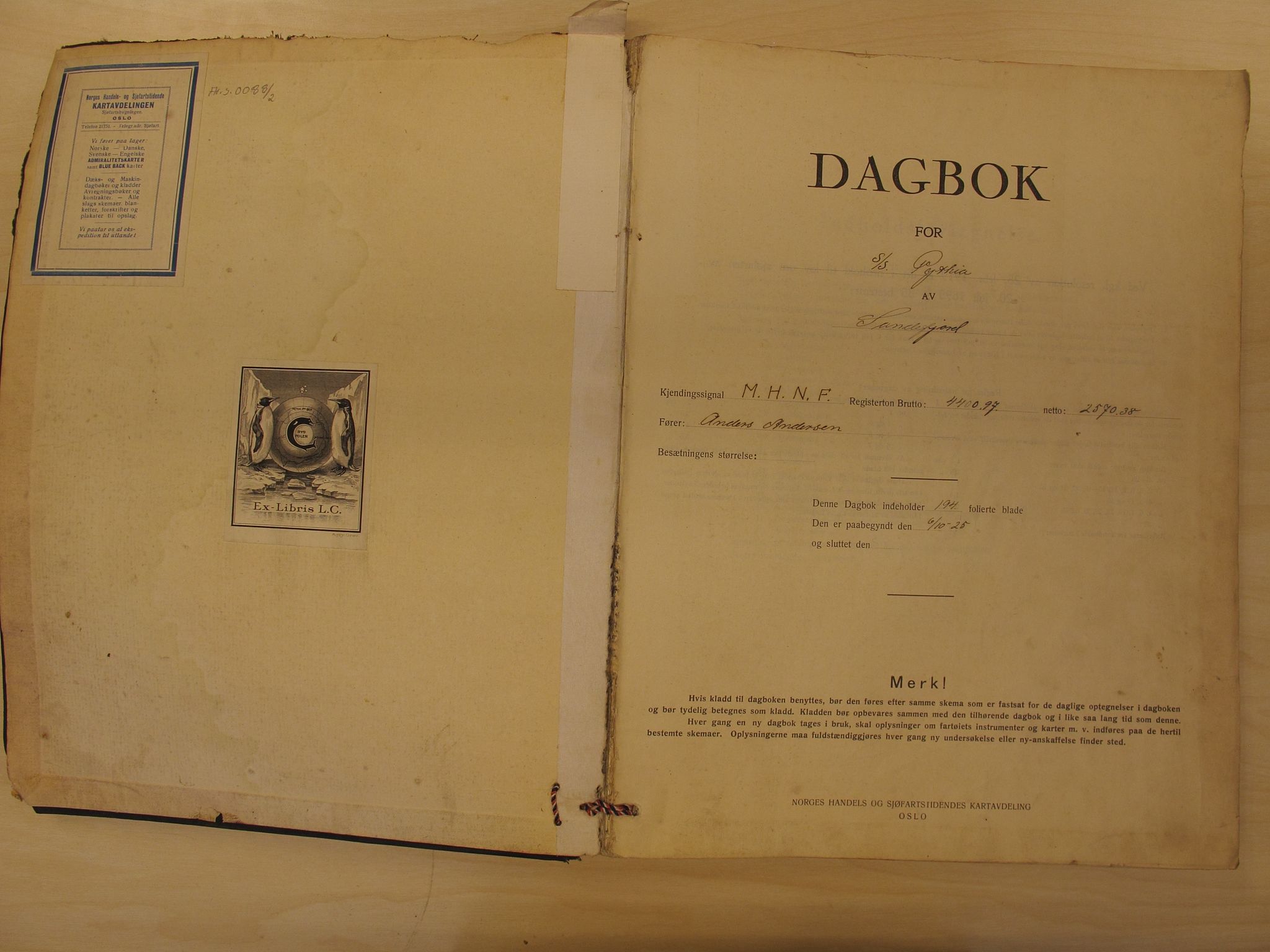 Skipsjournaler. Hvalfangstmuseet, VEMU/ARS-A-1030/F/L0108: Pythia, D/S, flytende kokeri, Sandefjord, 1925-1926