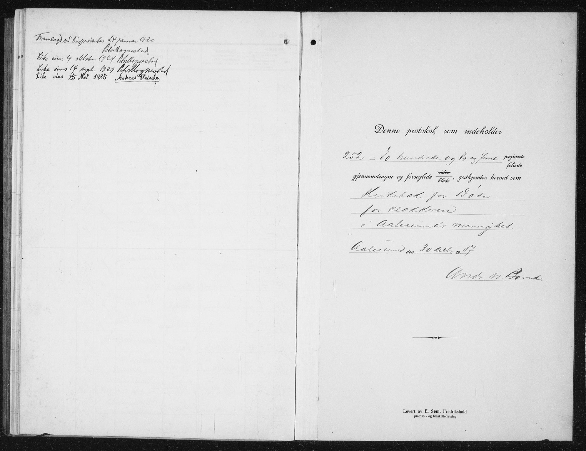Ministerialprotokoller, klokkerbøker og fødselsregistre - Møre og Romsdal, SAT/A-1454/529/L0474: Parish register (copy) no. 529C11, 1918-1938