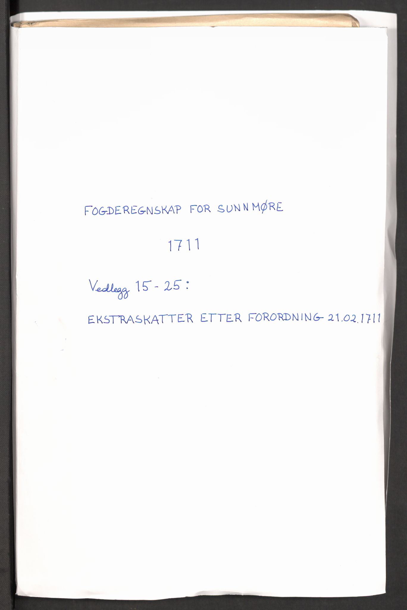 Rentekammeret inntil 1814, Reviderte regnskaper, Fogderegnskap, RA/EA-4092/R54/L3564: Fogderegnskap Sunnmøre, 1711, p. 143