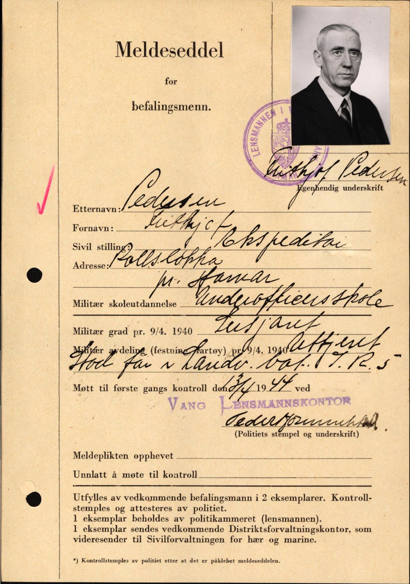 Forsvaret, Forsvarets krigshistoriske avdeling, AV/RA-RAFA-2017/Y/Yf/L0209: II-C-11-2121  -  Okkupasjonstiden.  Meldesedler for befal med foto og oppl. om militær grad 9. apr. 1940., 1944-1945, p. 505