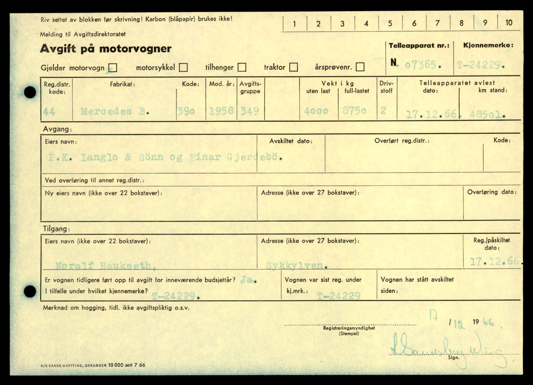 Møre og Romsdal vegkontor - Ålesund trafikkstasjon, AV/SAT-A-4099/F/Fe/L0033: Registreringskort for kjøretøy T 12151 - T 12474, 1927-1998, p. 2789