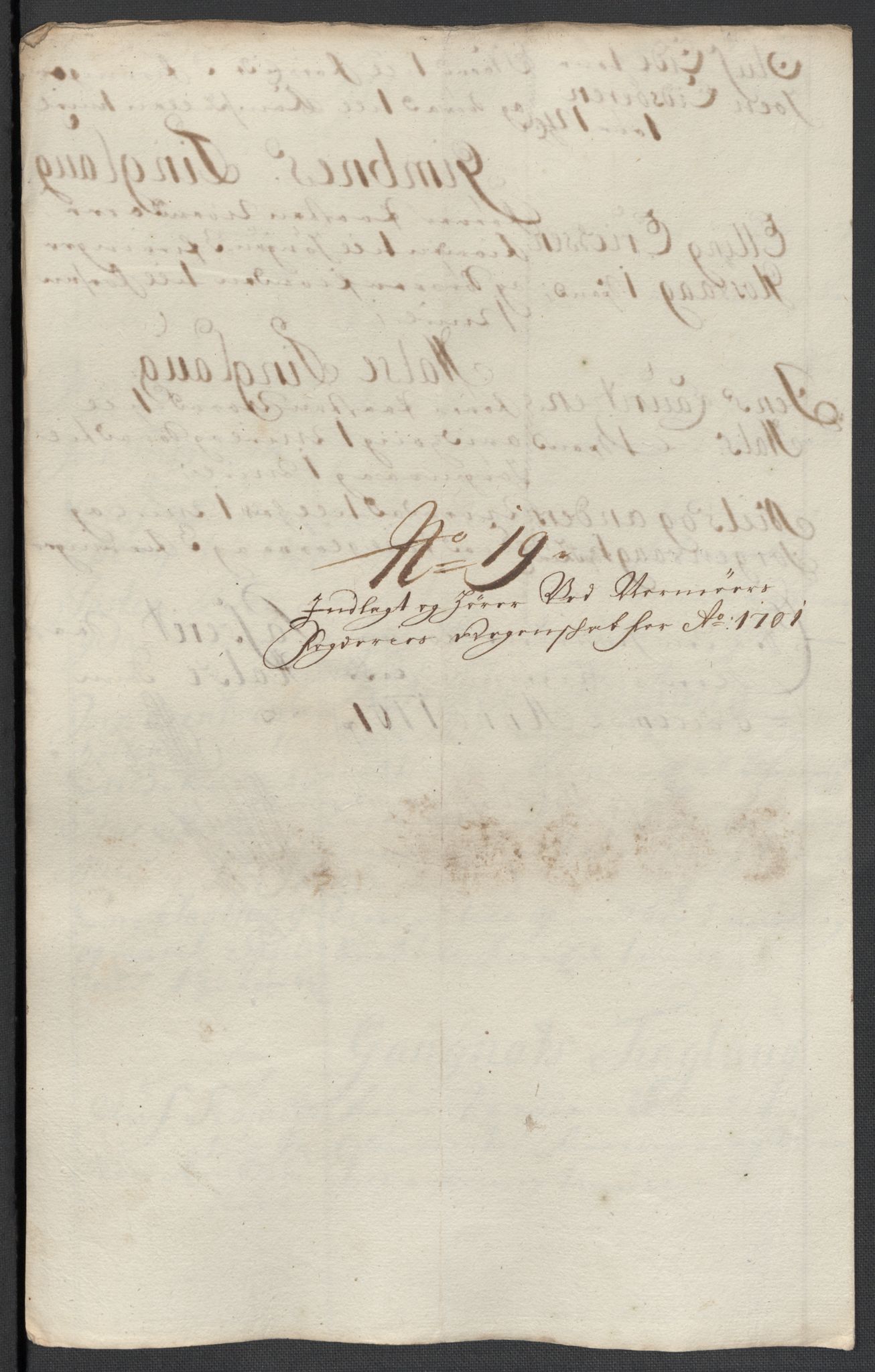 Rentekammeret inntil 1814, Reviderte regnskaper, Fogderegnskap, AV/RA-EA-4092/R56/L3739: Fogderegnskap Nordmøre, 1700-1702, p. 288