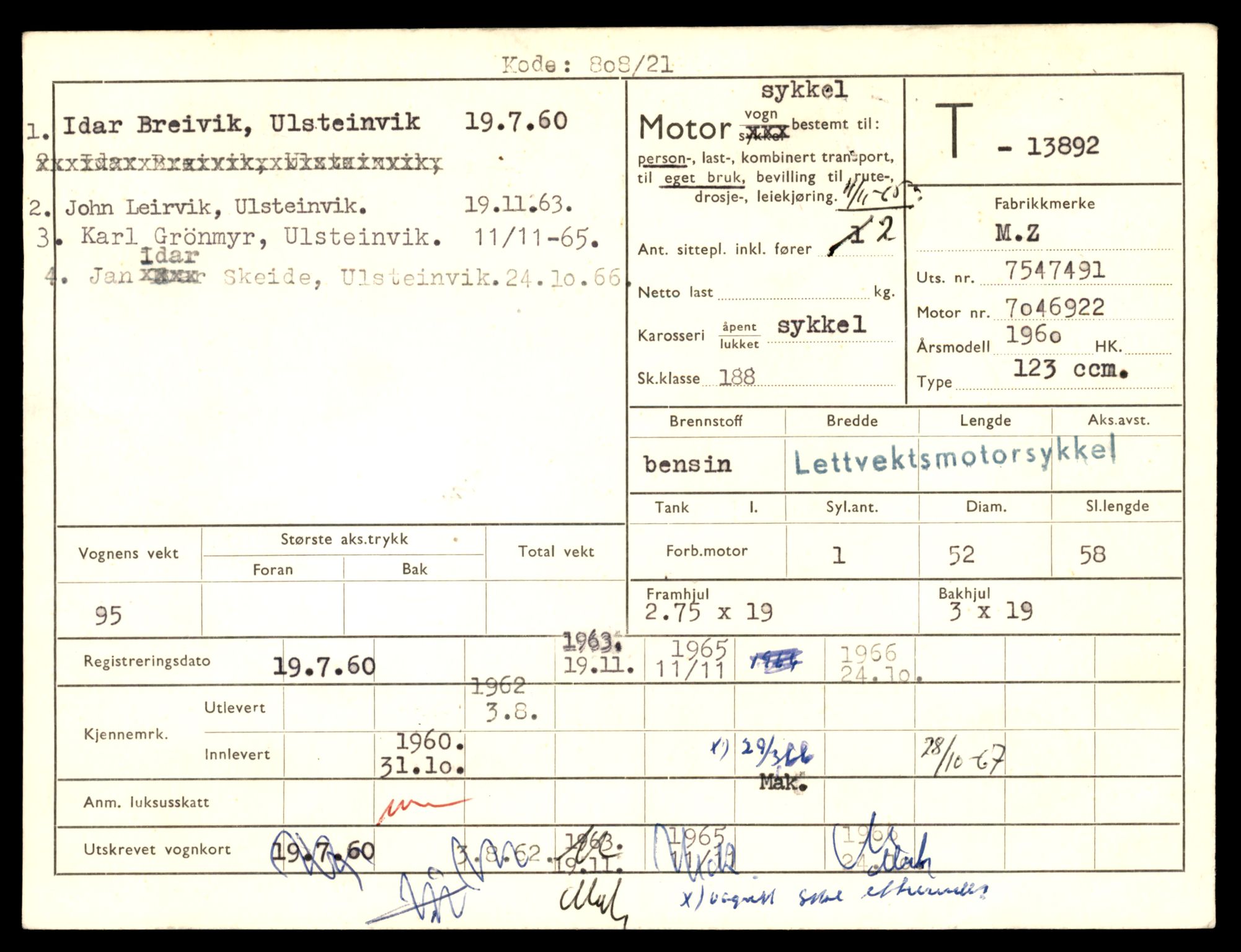 Møre og Romsdal vegkontor - Ålesund trafikkstasjon, AV/SAT-A-4099/F/Fe/L0041: Registreringskort for kjøretøy T 13710 - T 13905, 1927-1998, p. 3139