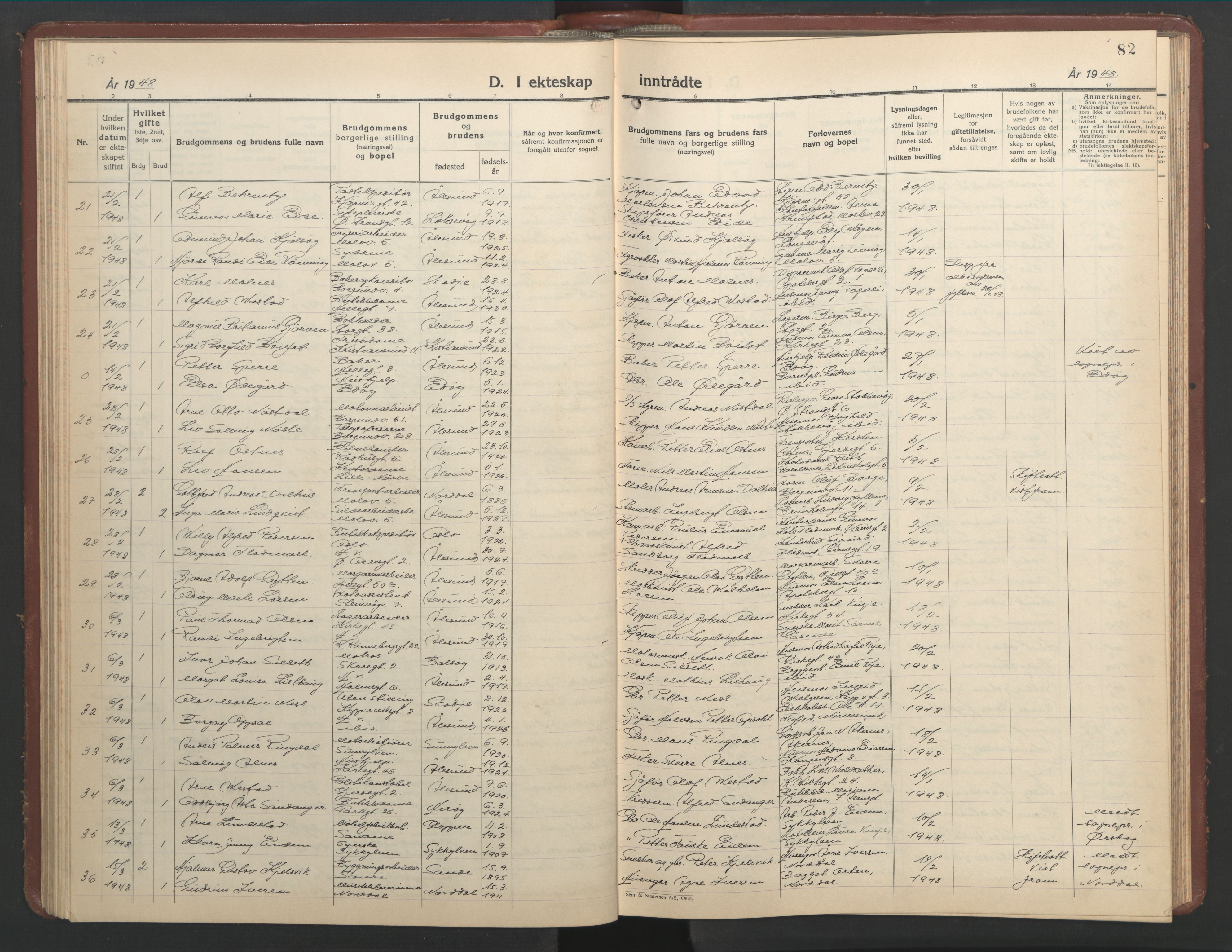 Ministerialprotokoller, klokkerbøker og fødselsregistre - Møre og Romsdal, SAT/A-1454/529/L0479: Parish register (copy) no. 529C16, 1941-1950, p. 82