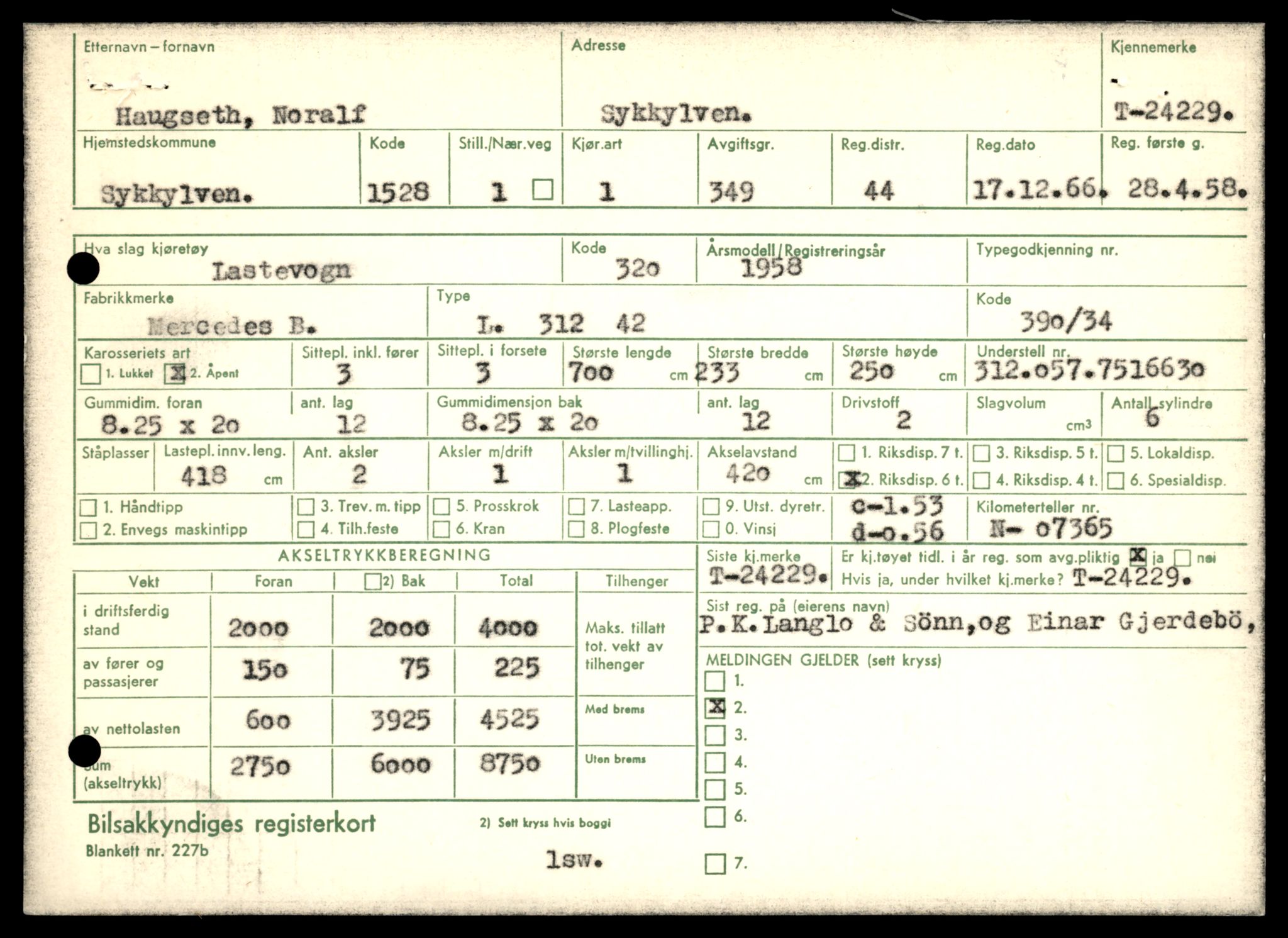 Møre og Romsdal vegkontor - Ålesund trafikkstasjon, AV/SAT-A-4099/F/Fe/L0033: Registreringskort for kjøretøy T 12151 - T 12474, 1927-1998, p. 2781
