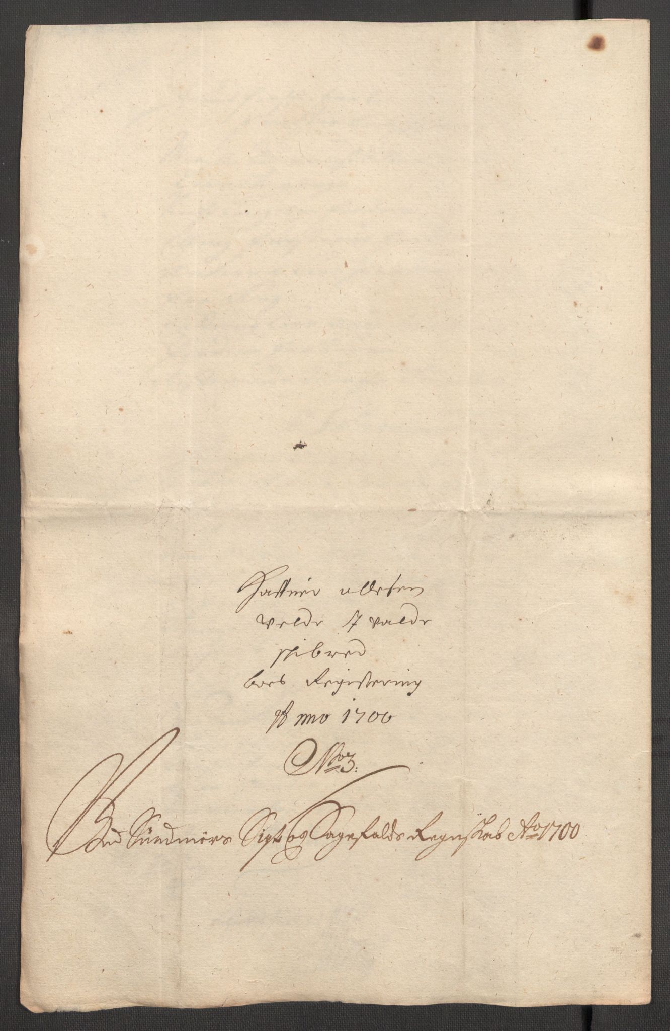 Rentekammeret inntil 1814, Reviderte regnskaper, Fogderegnskap, AV/RA-EA-4092/R54/L3558: Fogderegnskap Sunnmøre, 1700-1701, p. 232