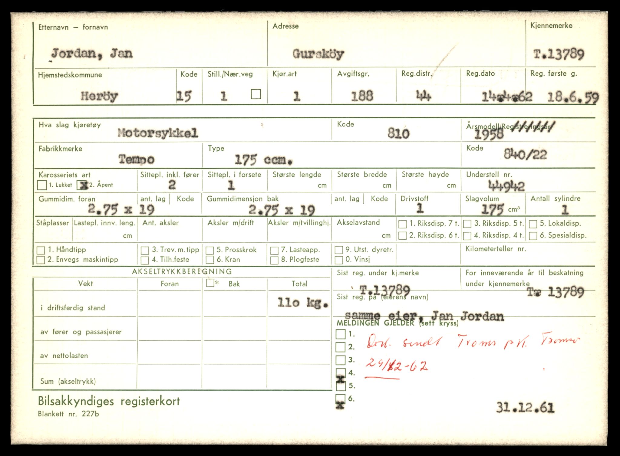 Møre og Romsdal vegkontor - Ålesund trafikkstasjon, SAT/A-4099/F/Fe/L0041: Registreringskort for kjøretøy T 13710 - T 13905, 1927-1998, p. 1379