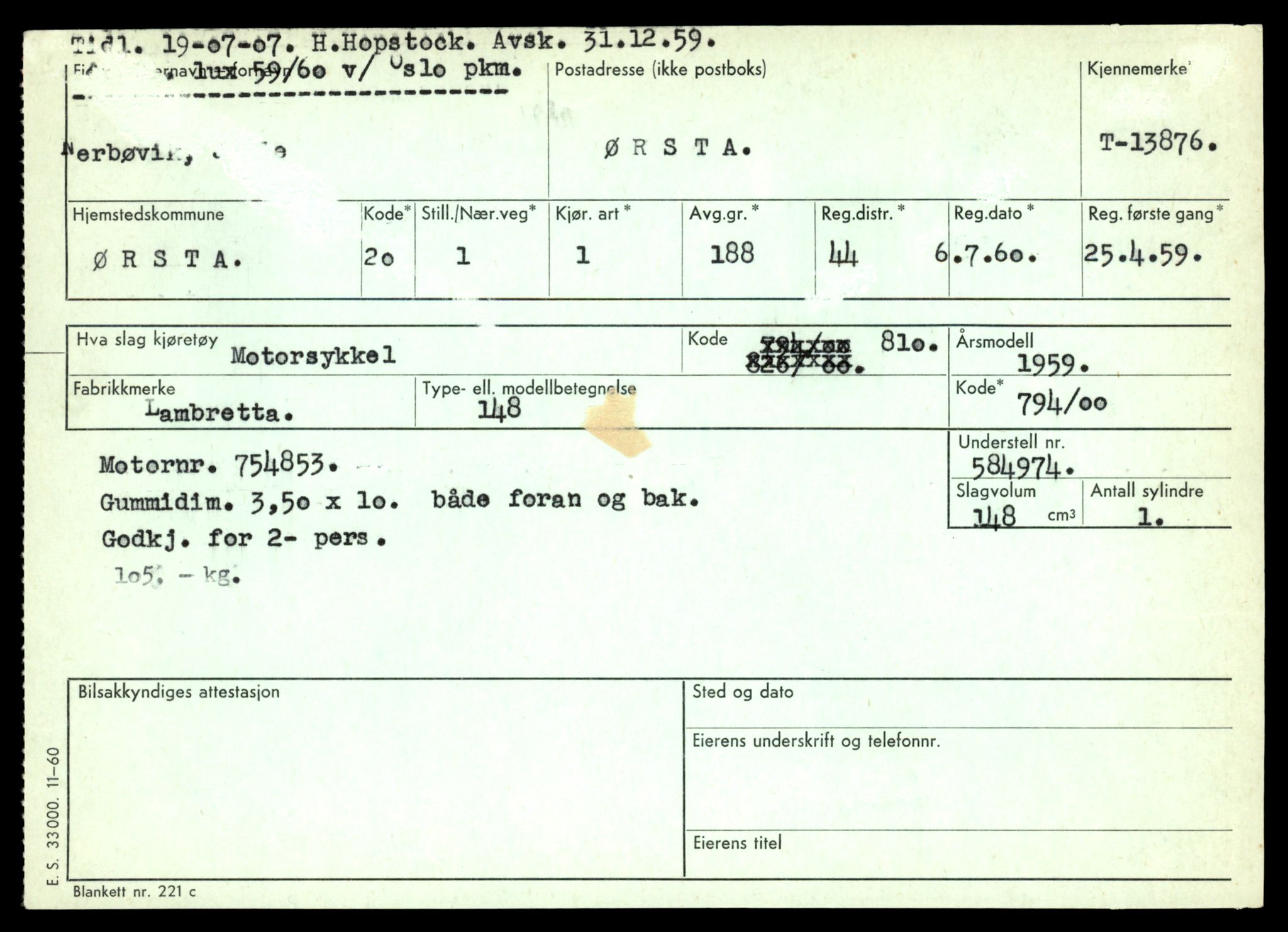 Møre og Romsdal vegkontor - Ålesund trafikkstasjon, AV/SAT-A-4099/F/Fe/L0041: Registreringskort for kjøretøy T 13710 - T 13905, 1927-1998, p. 2925