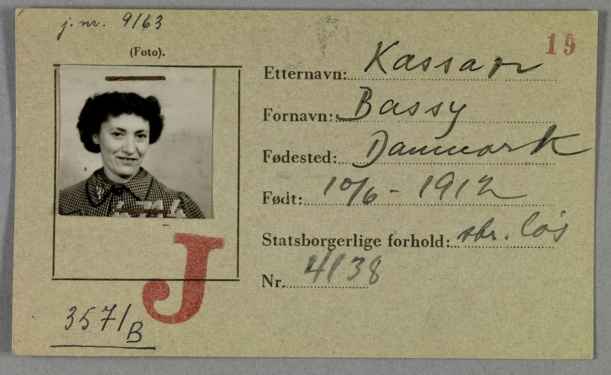 Sosialdepartementet, Våre Falne, RA/S-1708/E/Ee/L0021A: Fotografier av jøder på legitimasjonskort (1941-42), 1941-1942, p. 203