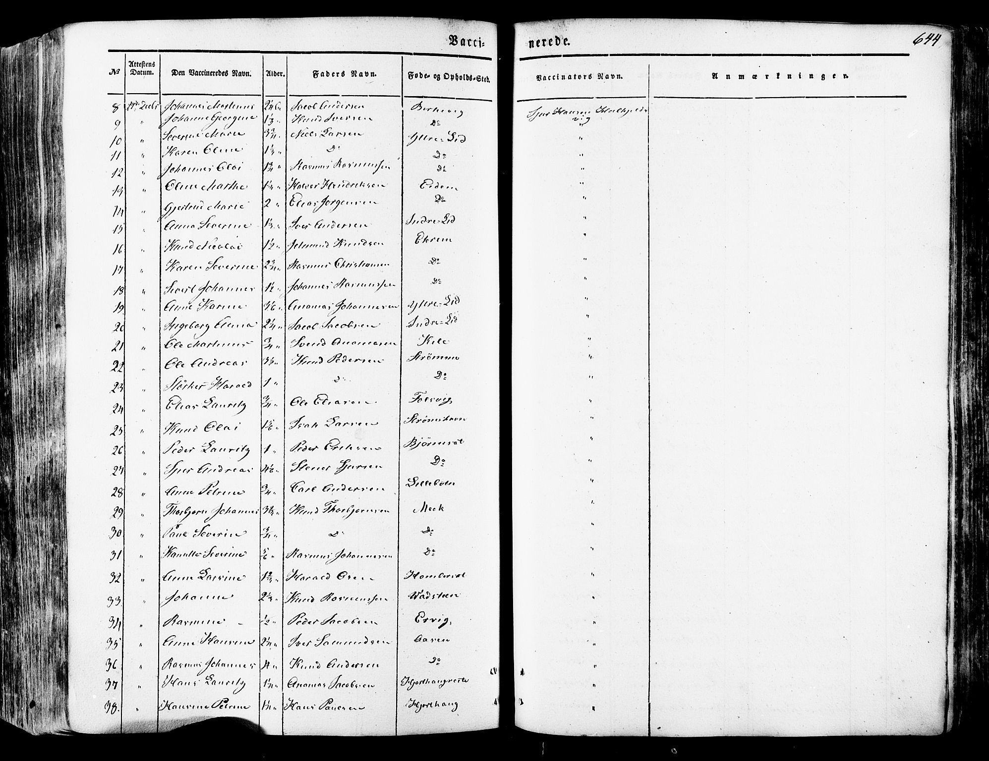Ministerialprotokoller, klokkerbøker og fødselsregistre - Møre og Romsdal, SAT/A-1454/511/L0140: Parish register (official) no. 511A07, 1851-1878, p. 644