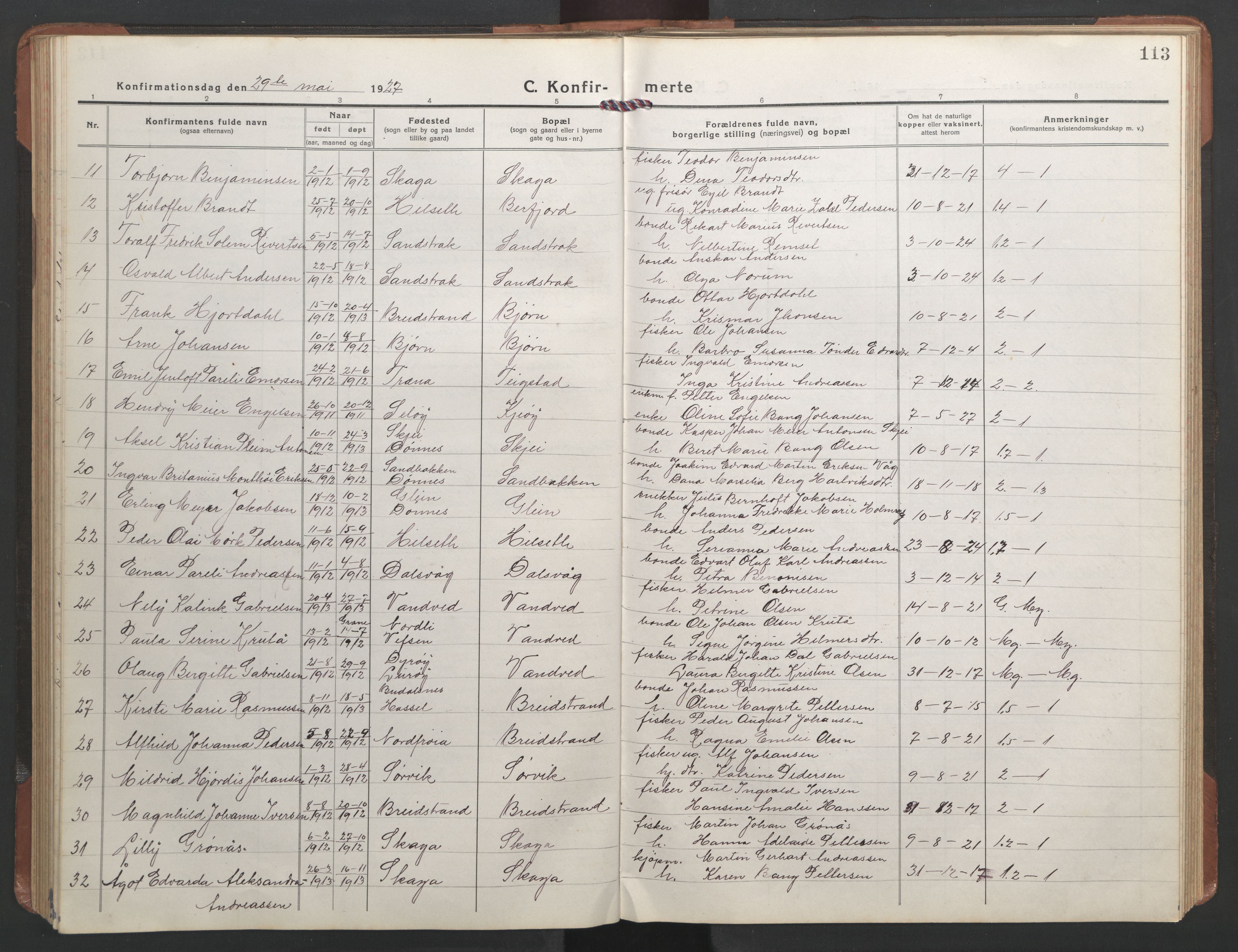 Ministerialprotokoller, klokkerbøker og fødselsregistre - Nordland, SAT/A-1459/836/L0539: Parish register (copy) no. 836C03, 1917-1949, p. 113