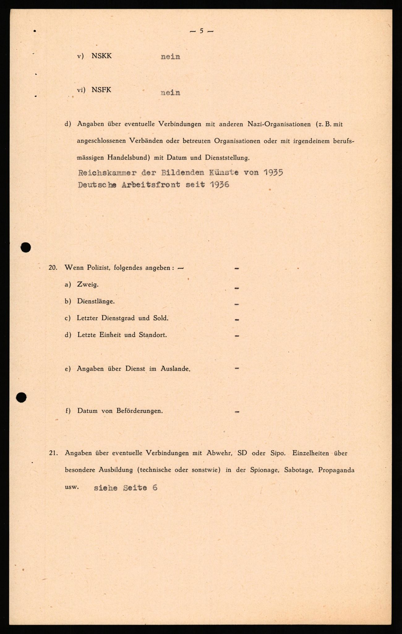 Forsvaret, Forsvarets overkommando II, AV/RA-RAFA-3915/D/Db/L0030: CI Questionaires. Tyske okkupasjonsstyrker i Norge. Tyskere., 1945-1946, p. 25