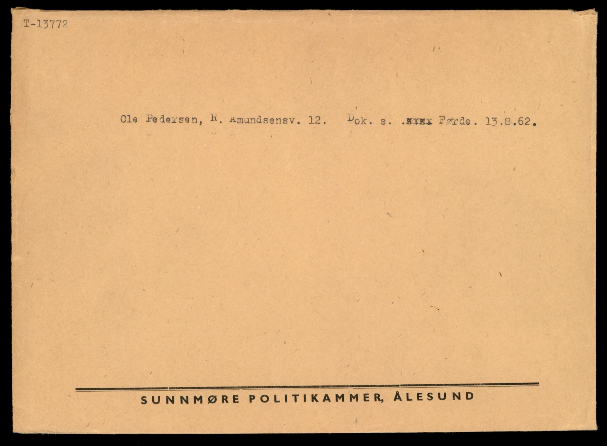 Møre og Romsdal vegkontor - Ålesund trafikkstasjon, AV/SAT-A-4099/F/Fe/L0041: Registreringskort for kjøretøy T 13710 - T 13905, 1927-1998, p. 1063