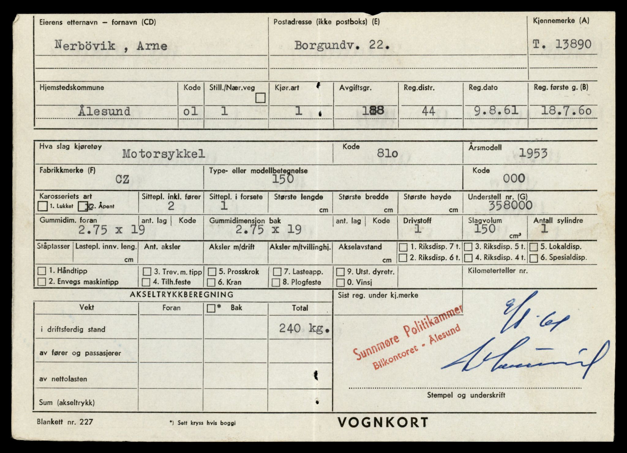 Møre og Romsdal vegkontor - Ålesund trafikkstasjon, AV/SAT-A-4099/F/Fe/L0041: Registreringskort for kjøretøy T 13710 - T 13905, 1927-1998, p. 3121