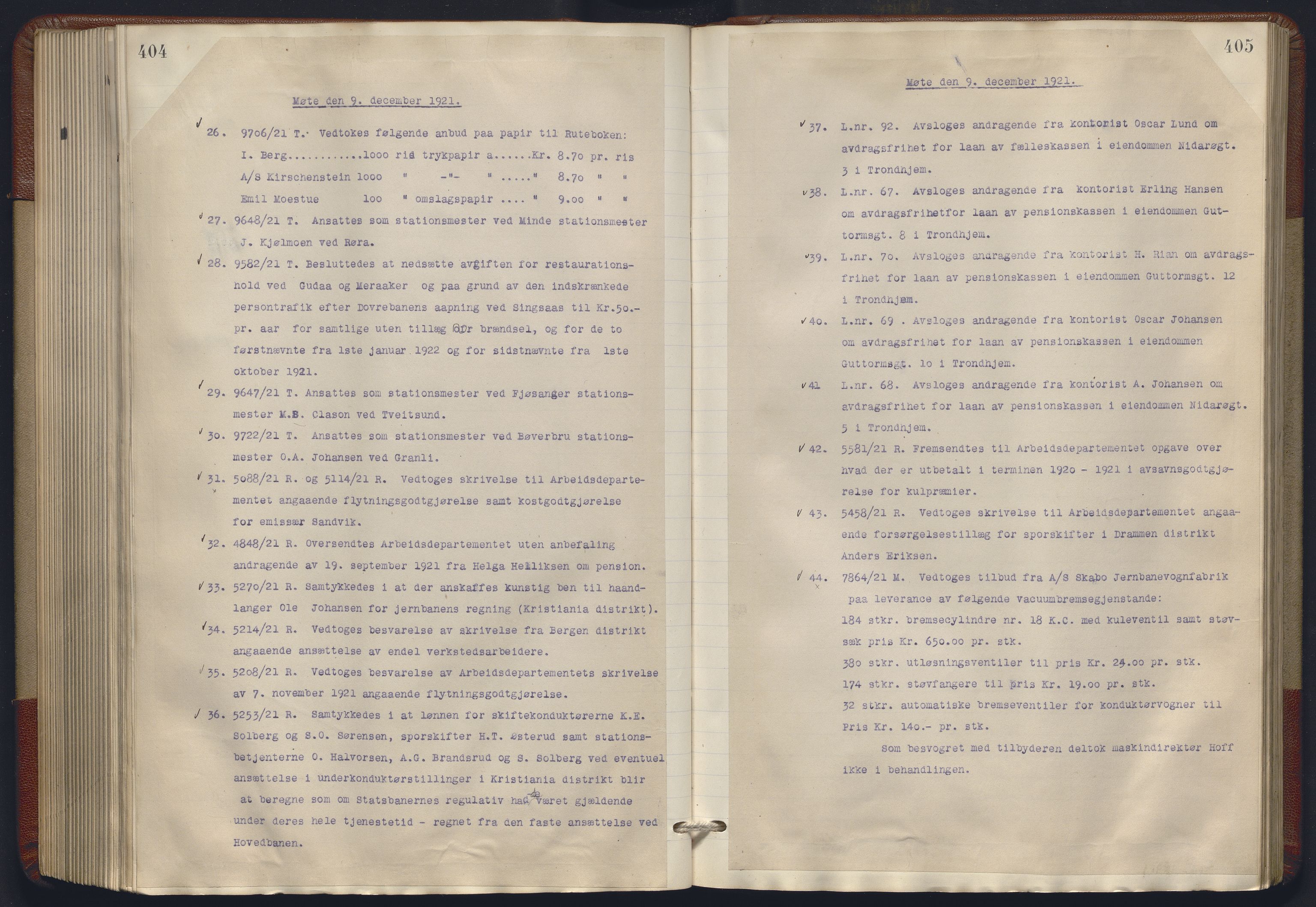 Norges statsbaner, Administrasjons- økonomi- og personalavdelingen, AV/RA-S-3412/A/Aa/L0018: Forhandlingsprotokoll, 1920-1922, p. 404-405