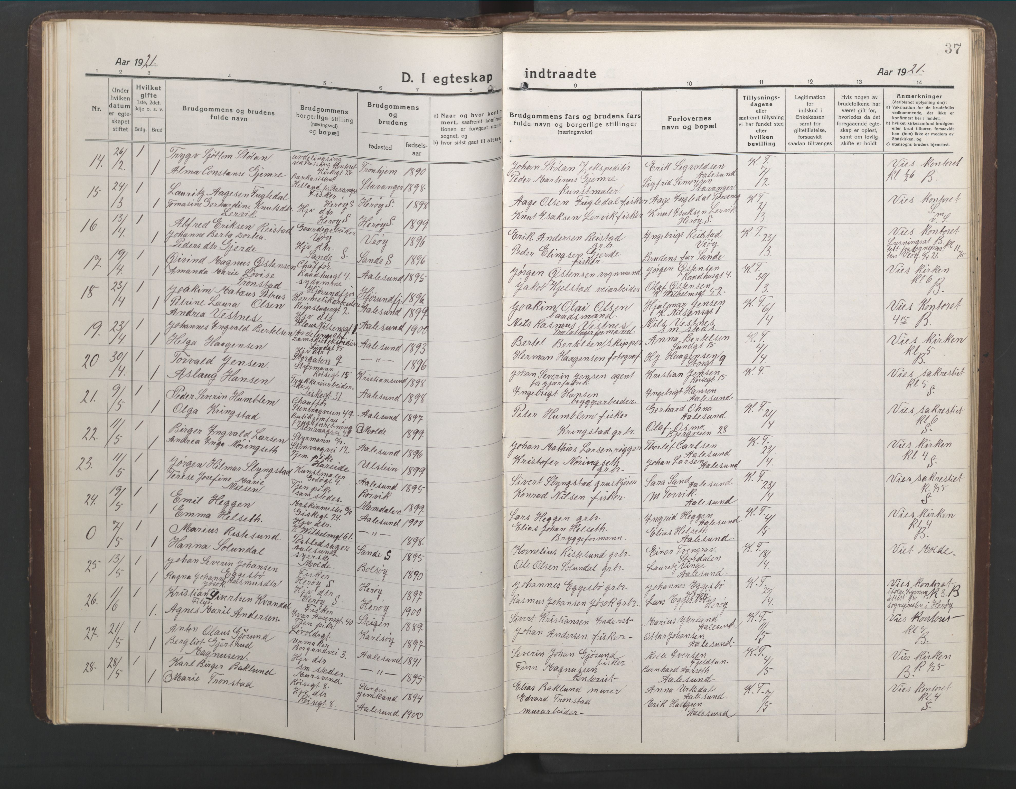 Ministerialprotokoller, klokkerbøker og fødselsregistre - Møre og Romsdal, AV/SAT-A-1454/529/L0473: Parish register (copy) no. 529C10, 1918-1941, p. 37