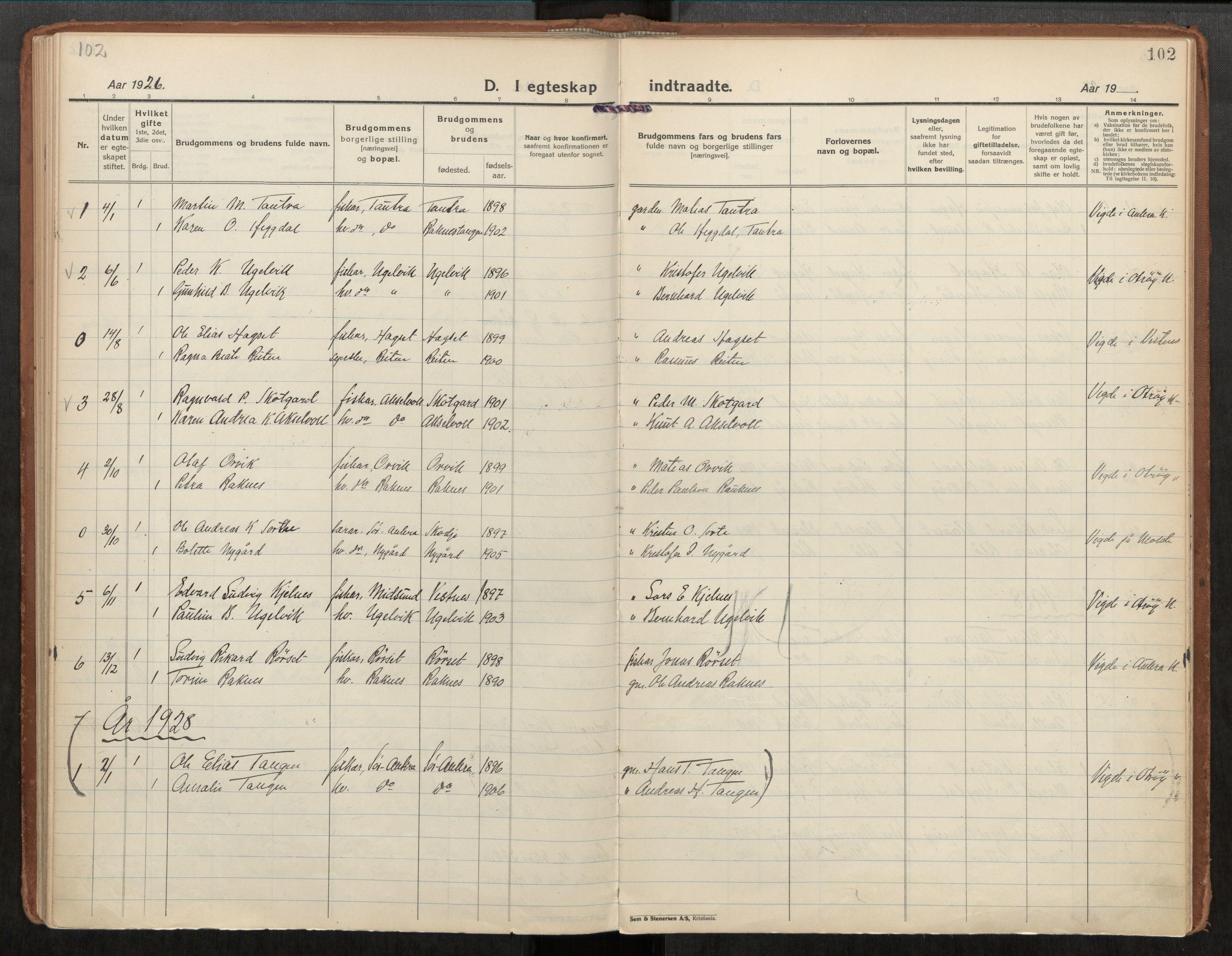 Ministerialprotokoller, klokkerbøker og fødselsregistre - Møre og Romsdal, AV/SAT-A-1454/563/L0741: Parish register (official) no. 563A03, 1924-1945, p. 102