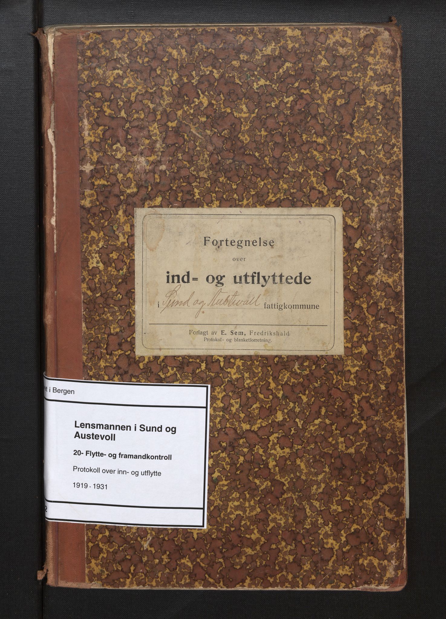 Lensmannen i Sund og Austevoll, SAB/A-35201/0020/L0002: Protokoll over inn- og utflytte, 1919-1931