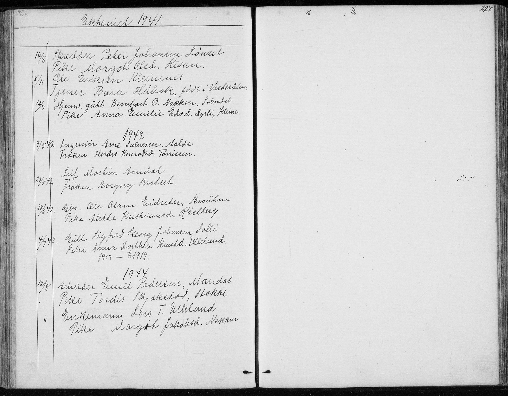 Ministerialprotokoller, klokkerbøker og fødselsregistre - Møre og Romsdal, SAT/A-1454/557/L0684: Parish register (copy) no. 557C02, 1863-1944, p. 227