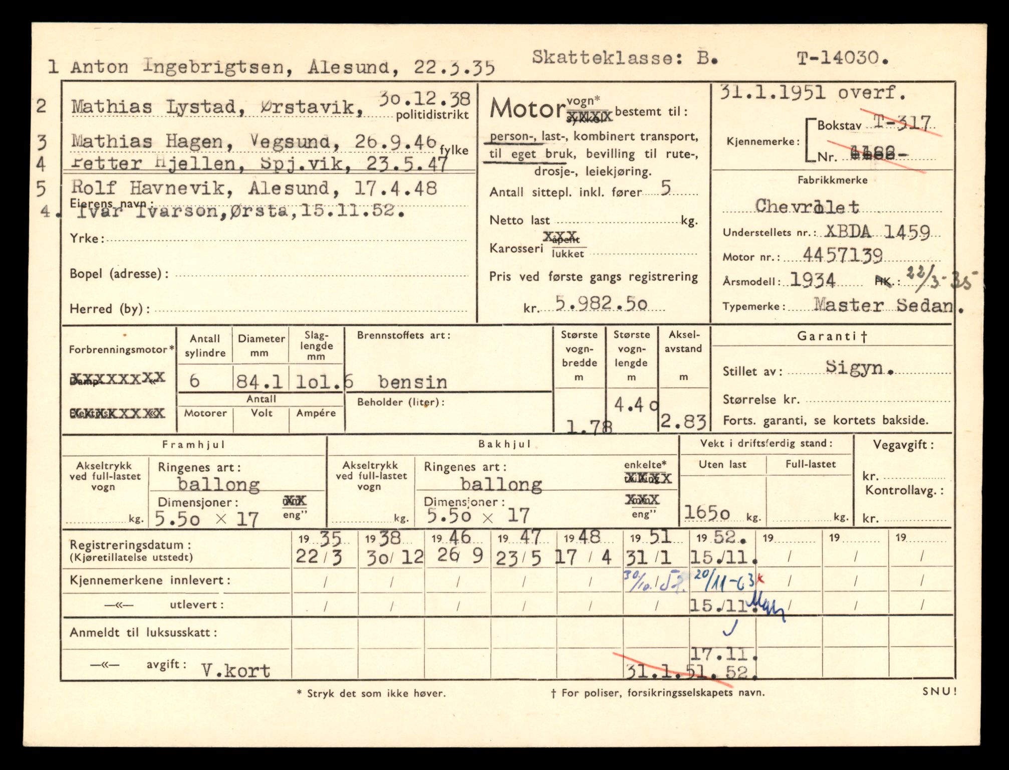 Møre og Romsdal vegkontor - Ålesund trafikkstasjon, AV/SAT-A-4099/F/Fe/L0042: Registreringskort for kjøretøy T 13906 - T 14079, 1927-1998, p. 1967
