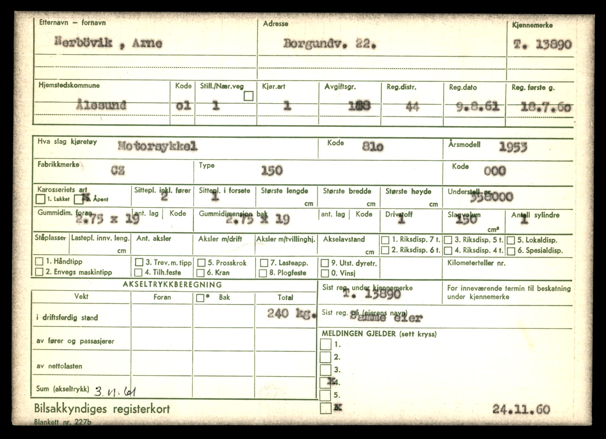Møre og Romsdal vegkontor - Ålesund trafikkstasjon, AV/SAT-A-4099/F/Fe/L0041: Registreringskort for kjøretøy T 13710 - T 13905, 1927-1998, p. 3135