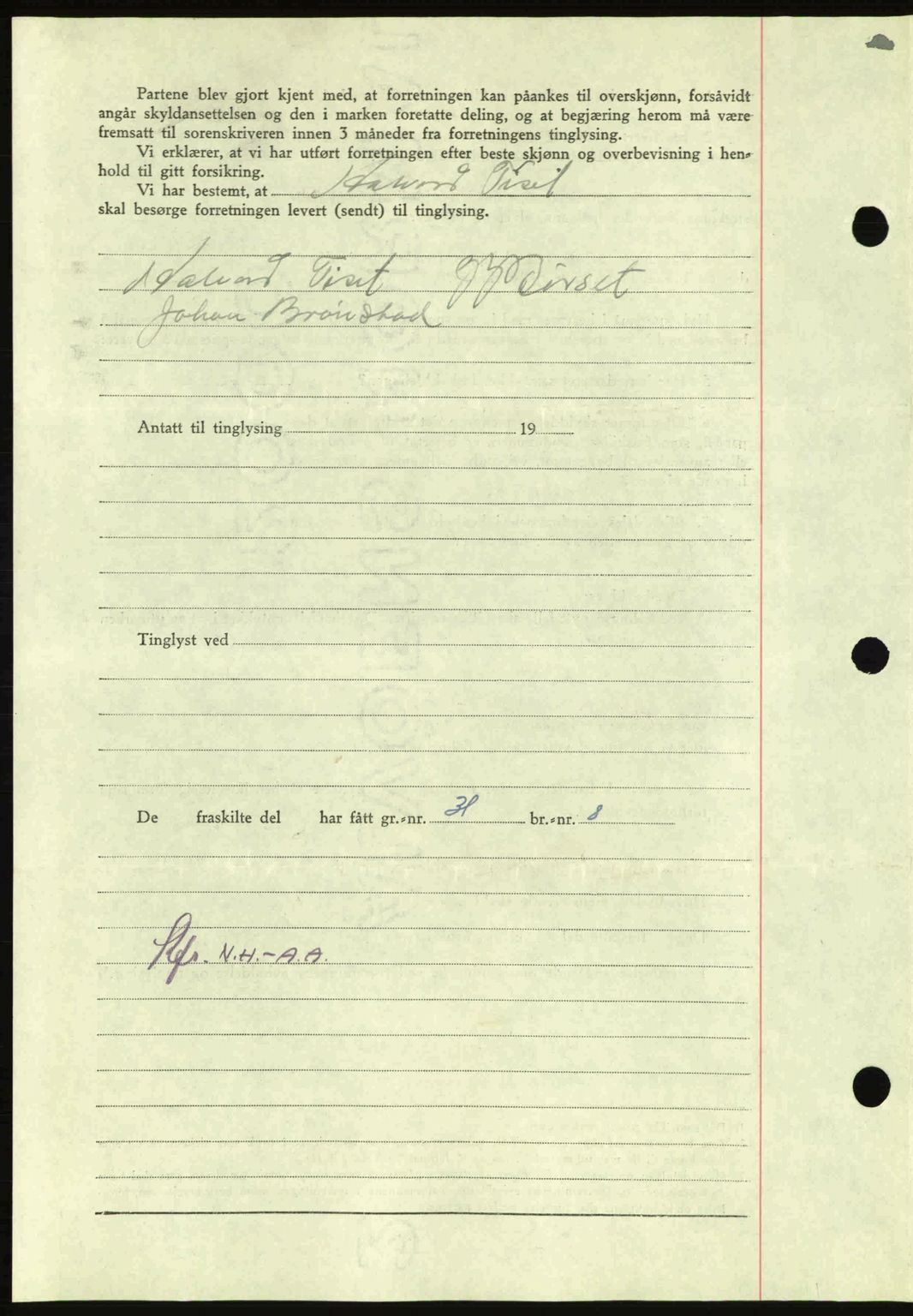 Nordmøre sorenskriveri, AV/SAT-A-4132/1/2/2Ca: Mortgage book no. A100a, 1945-1945, Diary no: : 1176/1945