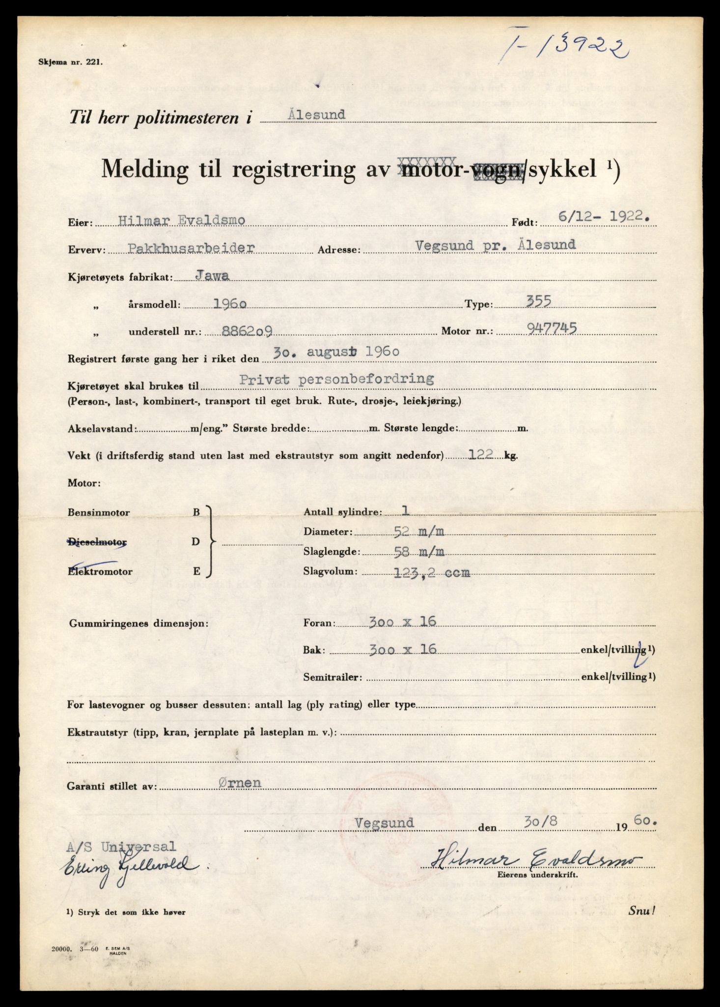Møre og Romsdal vegkontor - Ålesund trafikkstasjon, AV/SAT-A-4099/F/Fe/L0042: Registreringskort for kjøretøy T 13906 - T 14079, 1927-1998, p. 258
