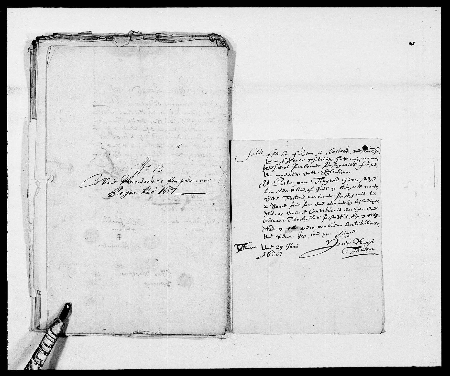 Rentekammeret inntil 1814, Reviderte regnskaper, Fogderegnskap, AV/RA-EA-4092/R56/L3733: Fogderegnskap Nordmøre, 1687-1689, p. 131