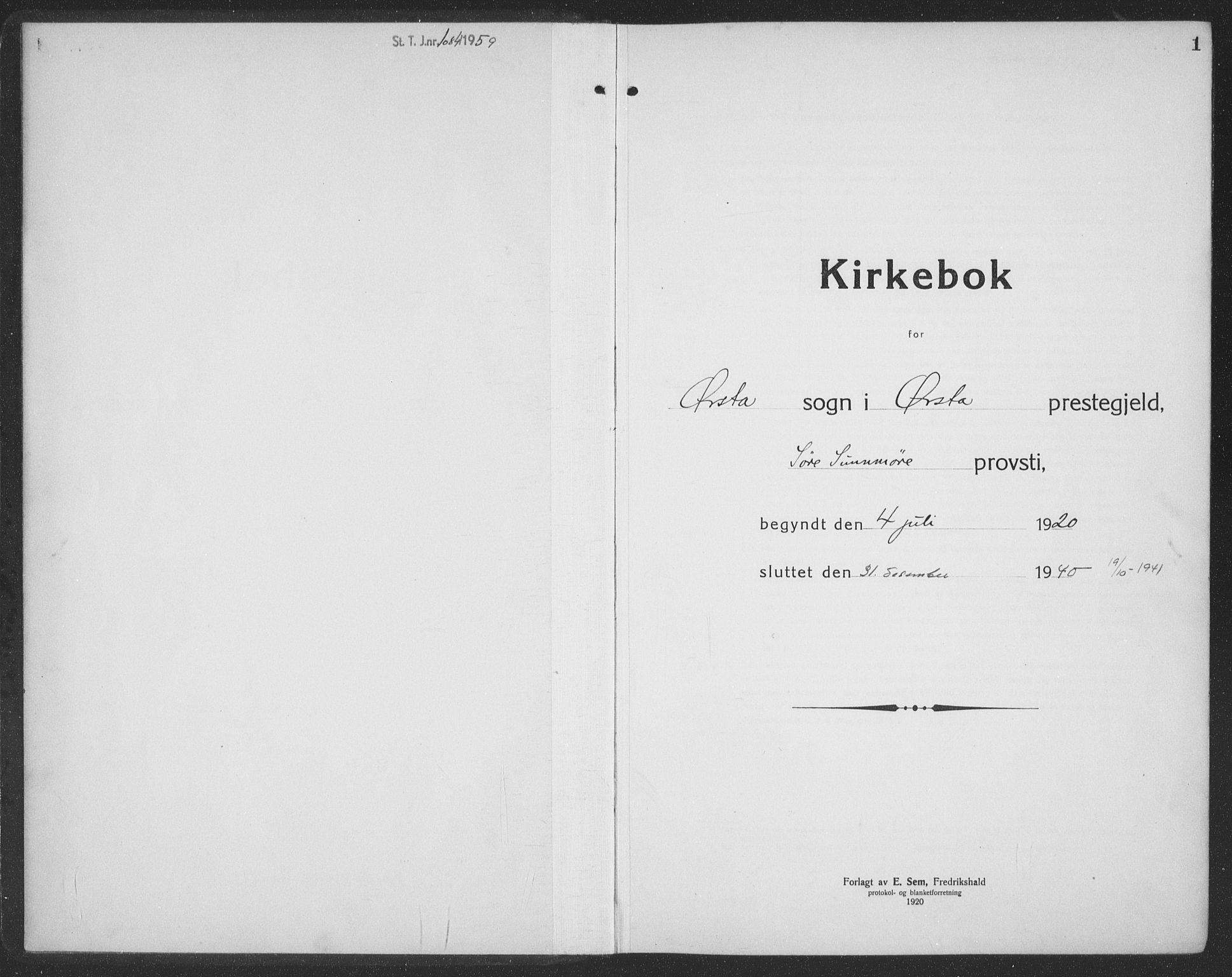 Ministerialprotokoller, klokkerbøker og fødselsregistre - Møre og Romsdal, SAT/A-1454/513/L0191: Parish register (copy) no. 513C05, 1920-1941, p. 1