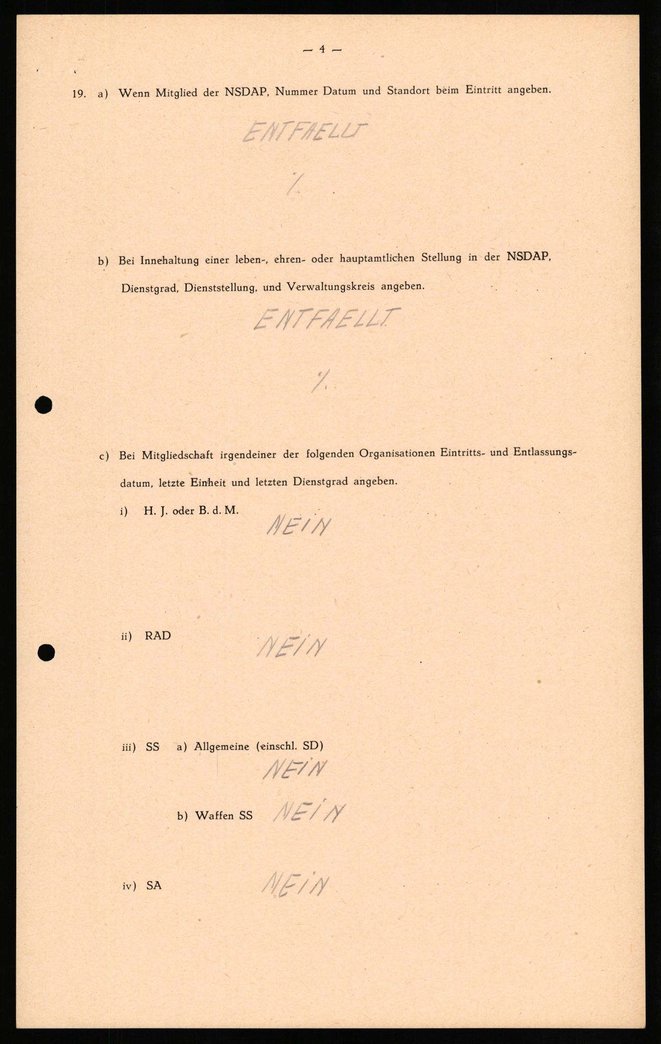 Forsvaret, Forsvarets overkommando II, AV/RA-RAFA-3915/D/Db/L0025: CI Questionaires. Tyske okkupasjonsstyrker i Norge. Tyskere., 1945-1946, p. 21