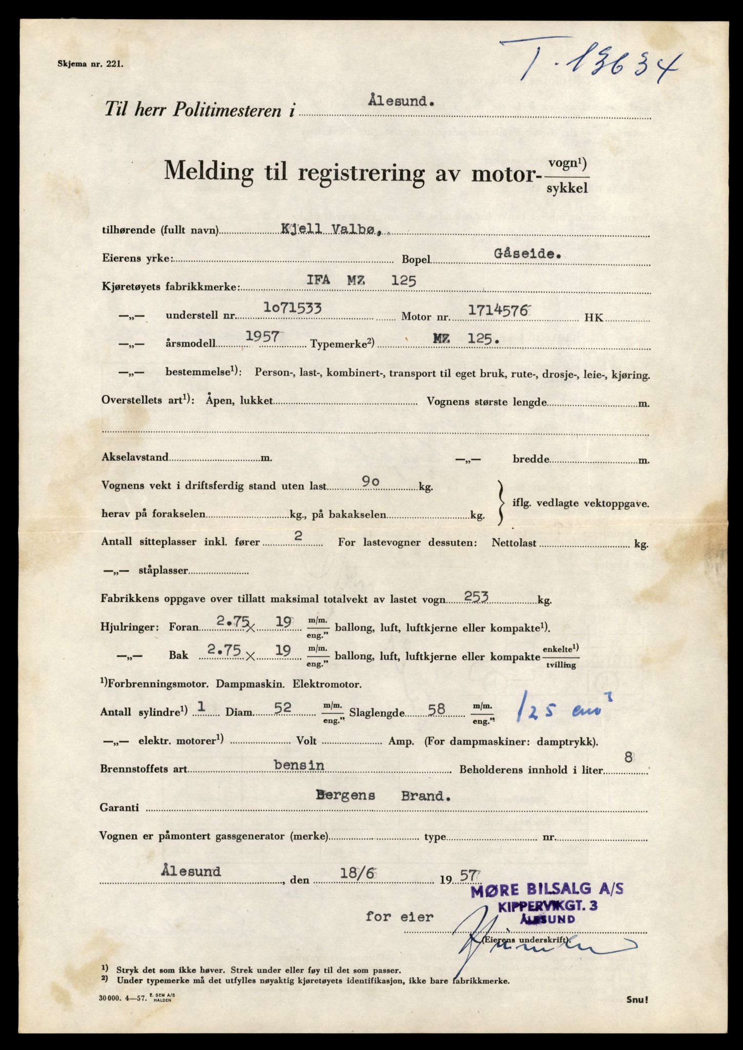 Møre og Romsdal vegkontor - Ålesund trafikkstasjon, AV/SAT-A-4099/F/Fe/L0040: Registreringskort for kjøretøy T 13531 - T 13709, 1927-1998, p. 1789