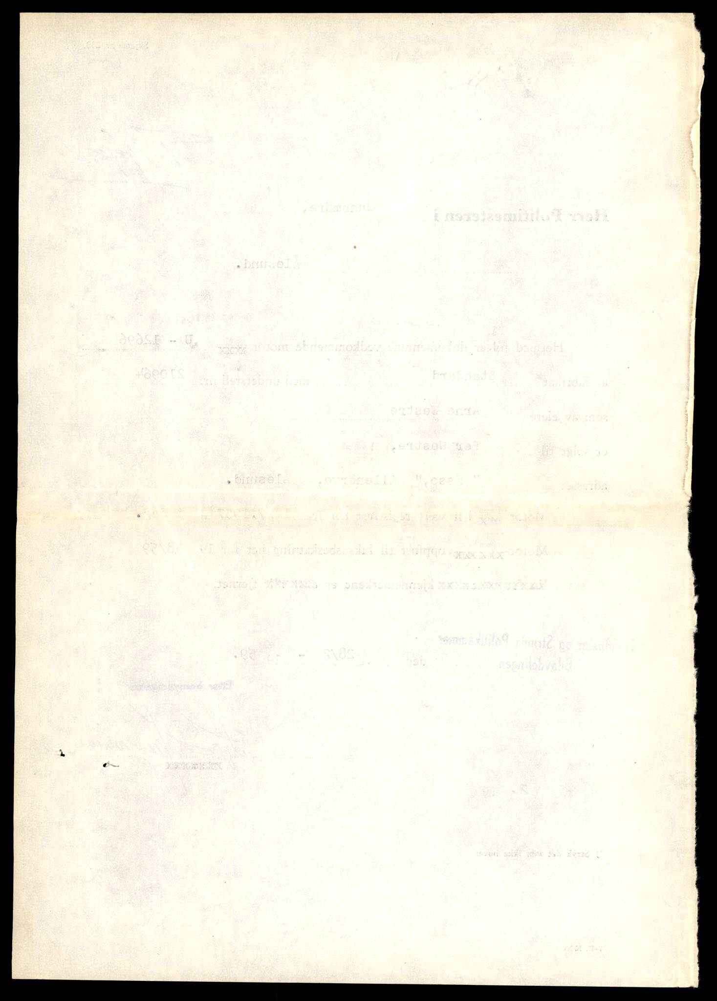 Møre og Romsdal vegkontor - Ålesund trafikkstasjon, AV/SAT-A-4099/F/Fe/L0049: Registreringskort for kjøretøy T 14864 - T 18613, 1927-1998, p. 3130