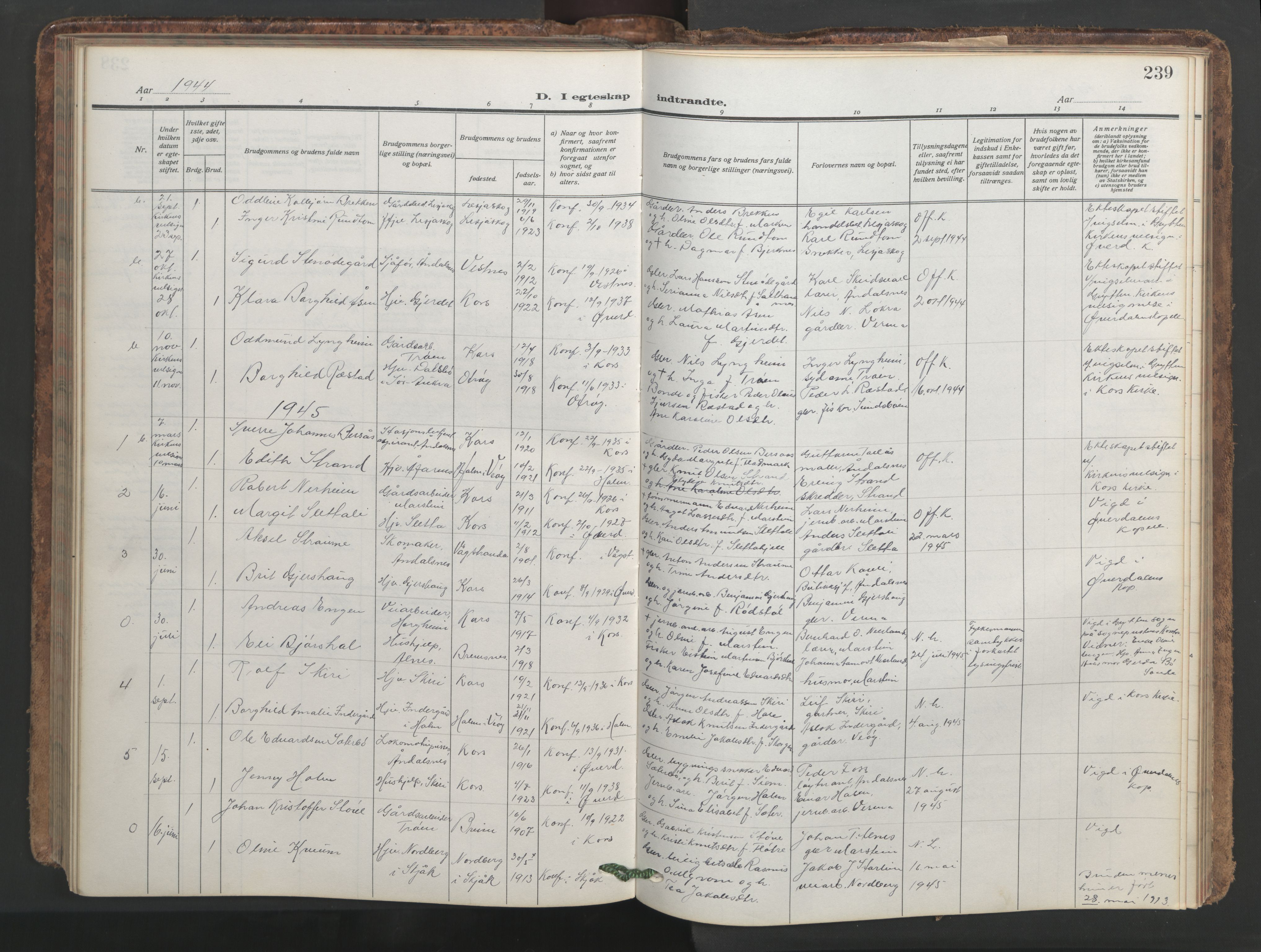 Ministerialprotokoller, klokkerbøker og fødselsregistre - Møre og Romsdal, AV/SAT-A-1454/546/L0597: Parish register (copy) no. 546C03, 1921-1959, p. 239