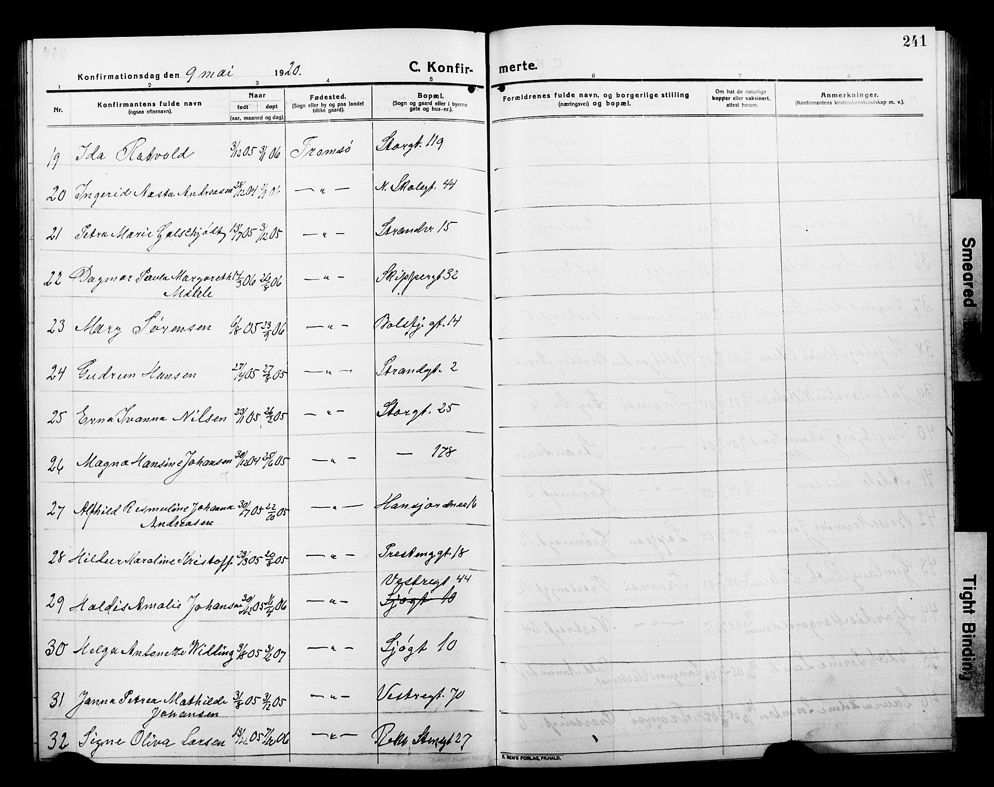 Tromsø sokneprestkontor/stiftsprosti/domprosti, AV/SATØ-S-1343/G/Gb/L0009klokker: Parish register (copy) no. 9, 1915-1925, p. 241