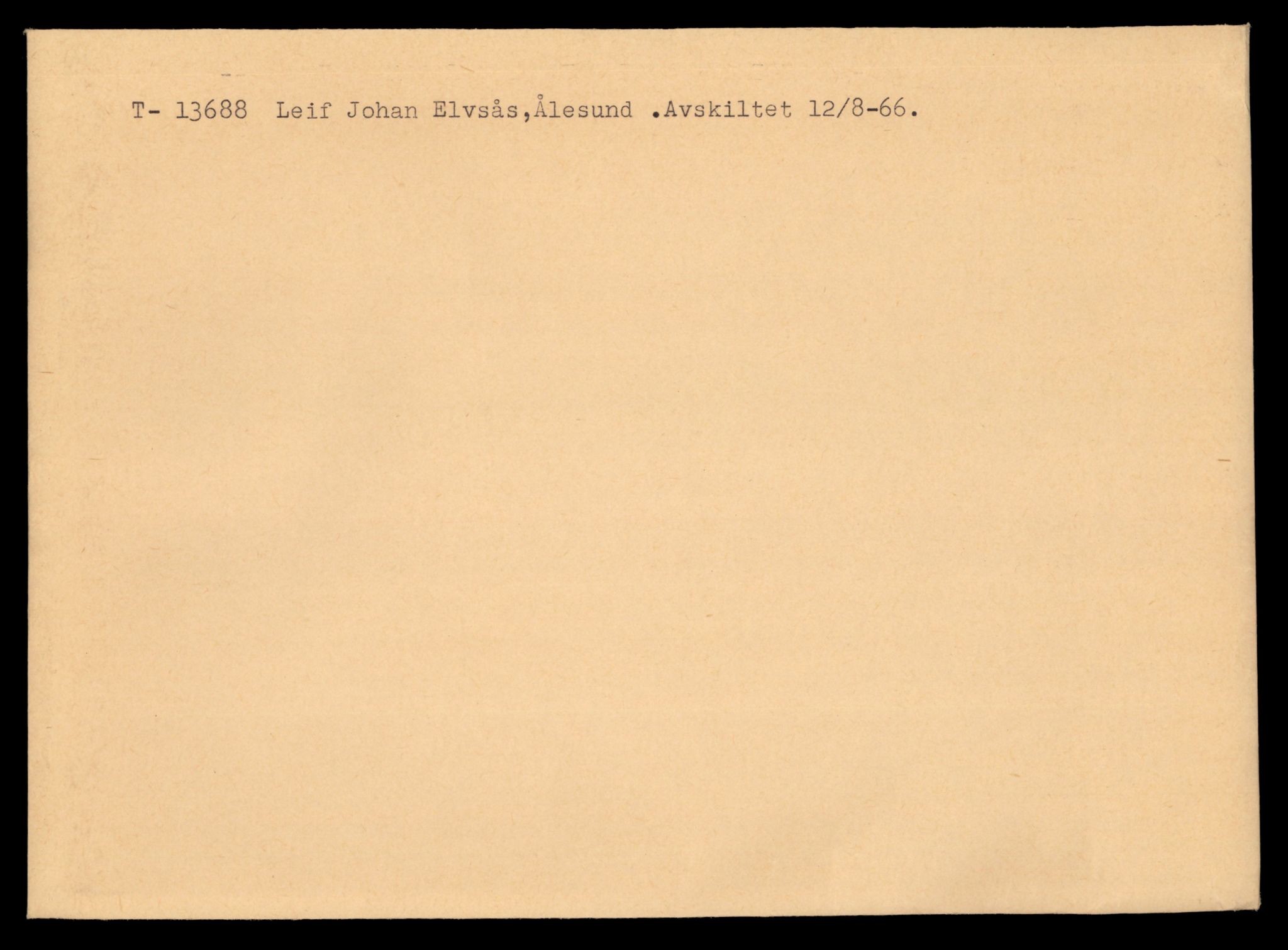 Møre og Romsdal vegkontor - Ålesund trafikkstasjon, AV/SAT-A-4099/F/Fe/L0040: Registreringskort for kjøretøy T 13531 - T 13709, 1927-1998, p. 2687