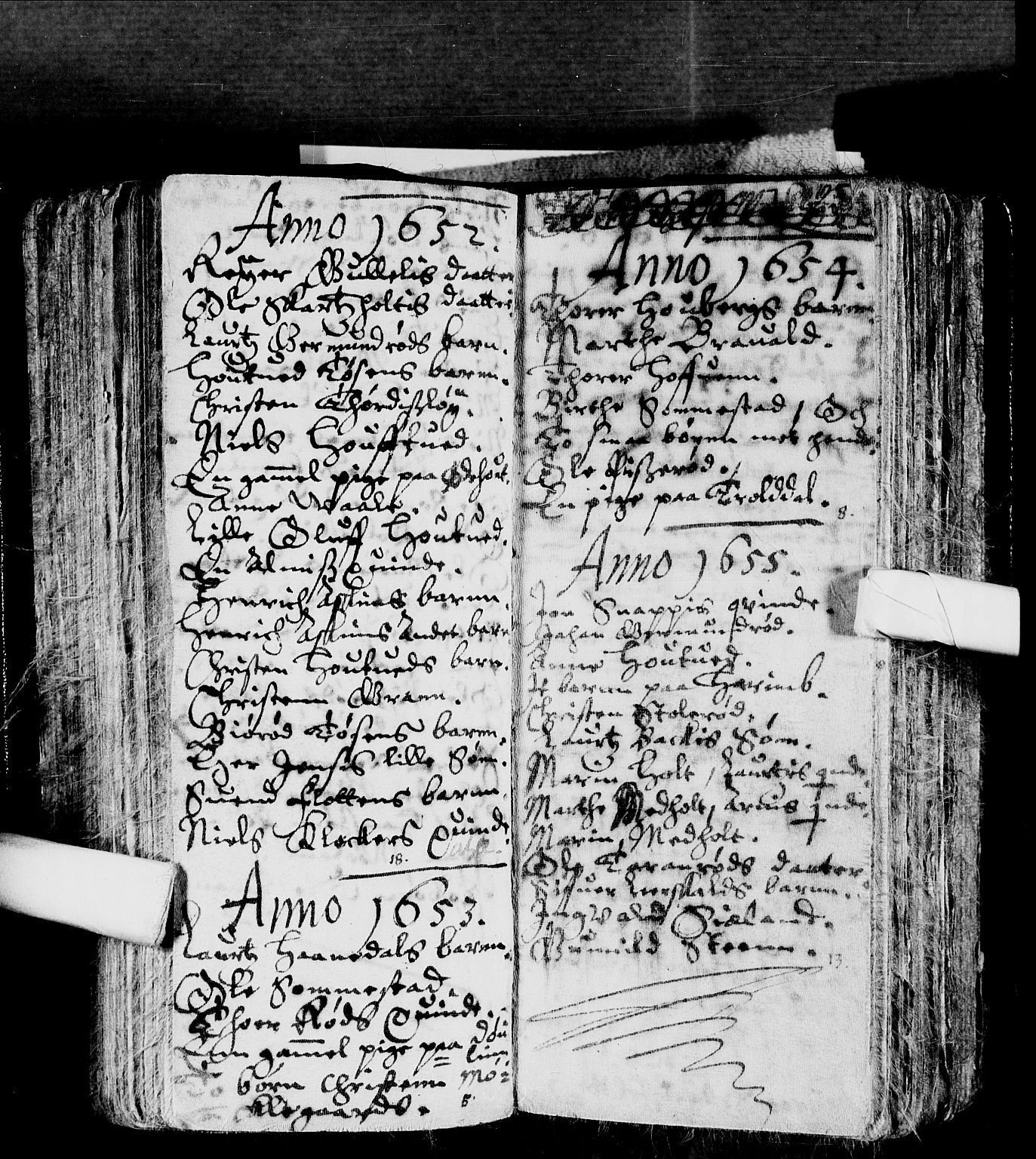 Andebu kirkebøker, AV/SAKO-A-336/F/Fa/L0001: Parish register (official) no. 1 /1, 1623-1738, p. 105