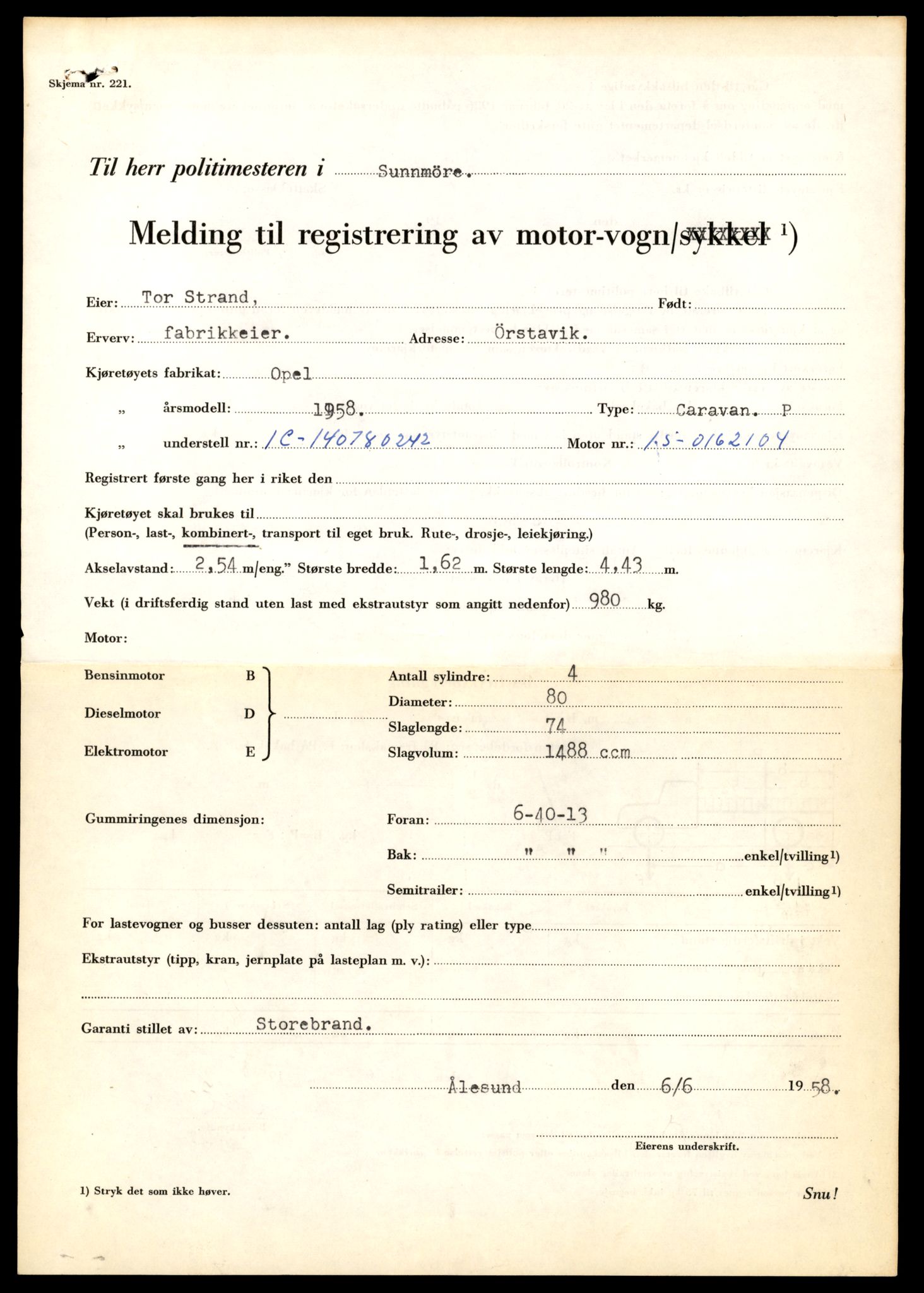 Møre og Romsdal vegkontor - Ålesund trafikkstasjon, SAT/A-4099/F/Fe/L0043: Registreringskort for kjøretøy T 14080 - T 14204, 1927-1998, p. 793
