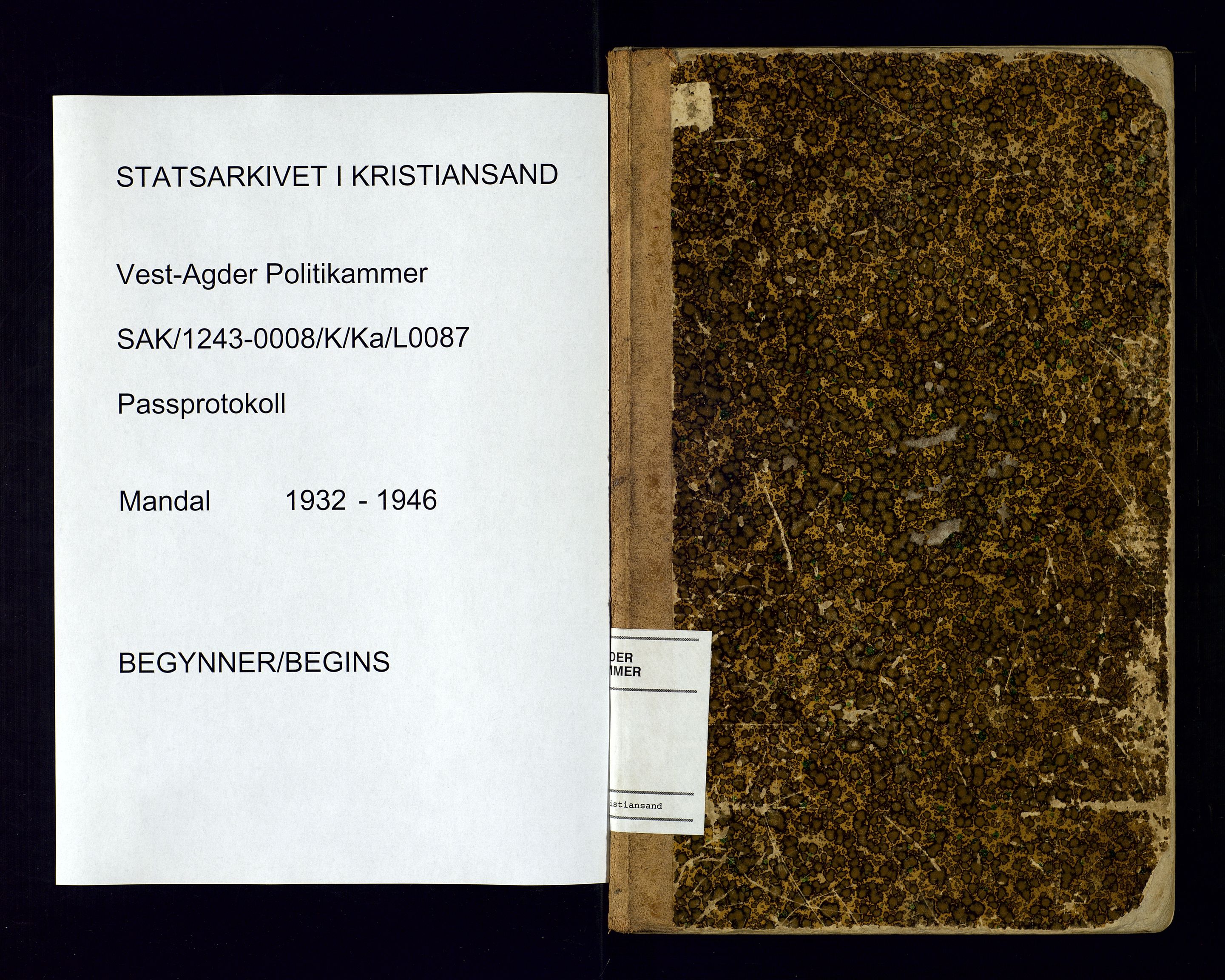 Vest-Agder politikammer, SAK/1243-0008/K/Ka/L0087: Passprotokoll med register, 1932-1946, p. 1