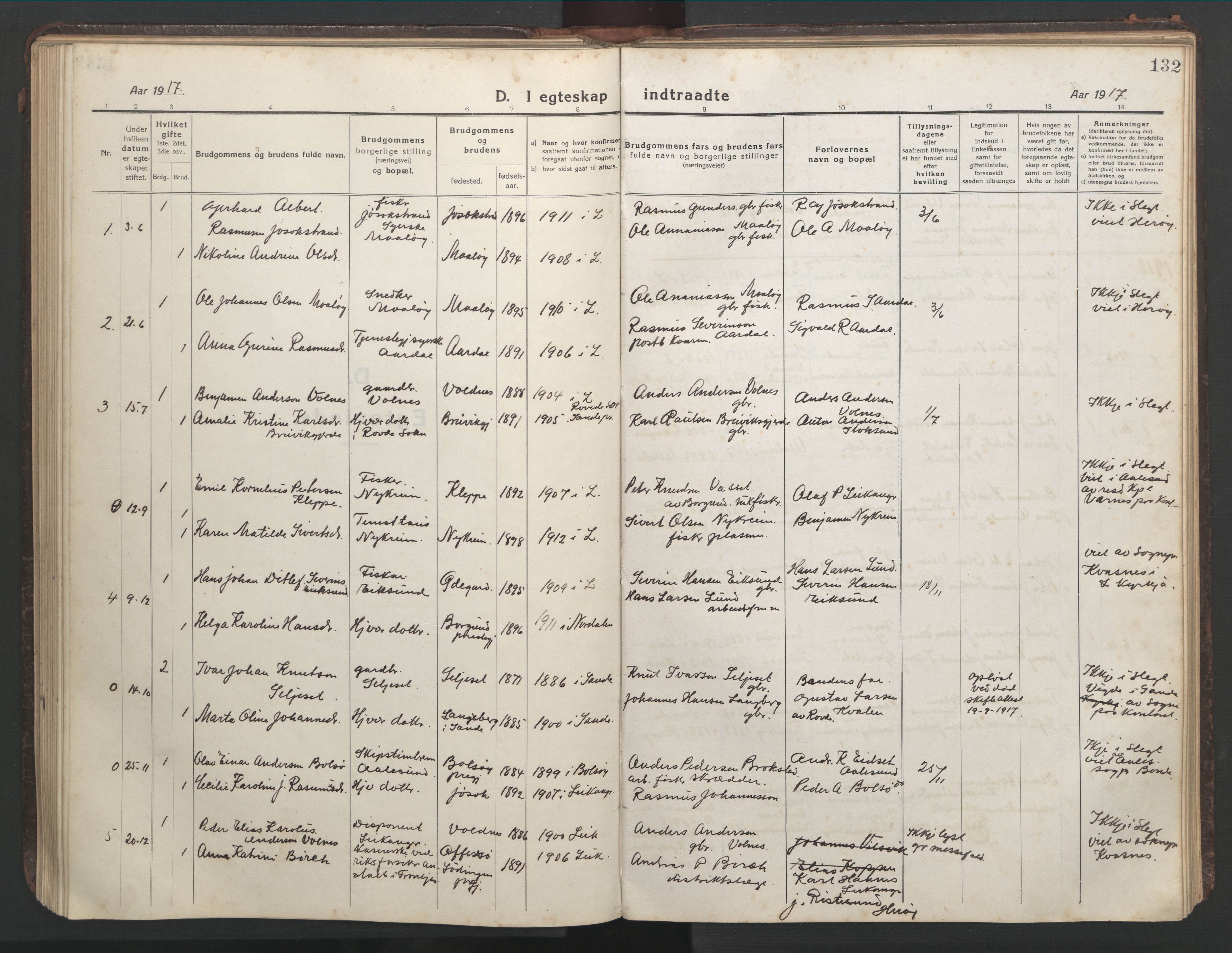 Ministerialprotokoller, klokkerbøker og fødselsregistre - Møre og Romsdal, AV/SAT-A-1454/508/L0099: Parish register (copy) no. 508C03, 1917-1947, p. 132