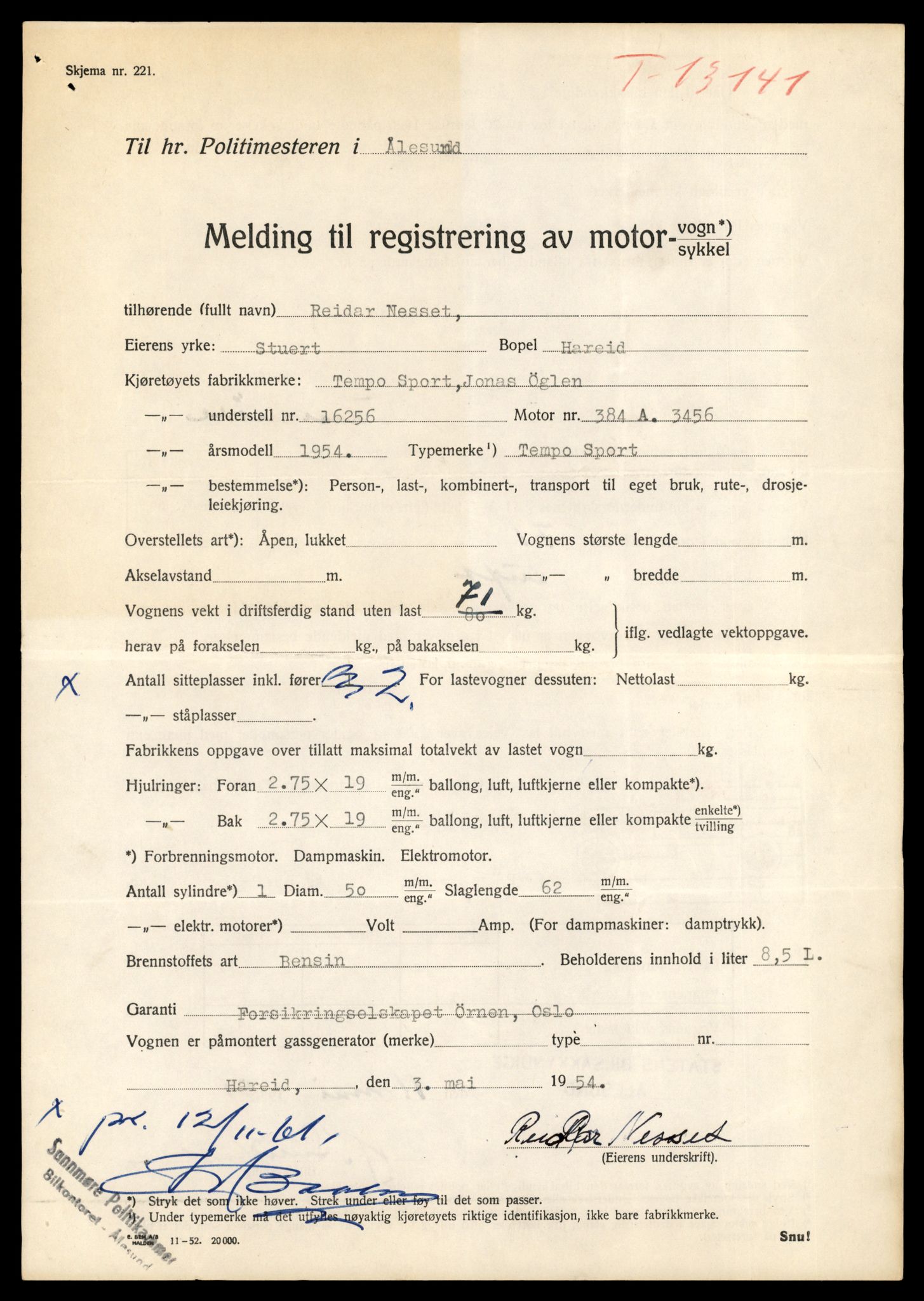 Møre og Romsdal vegkontor - Ålesund trafikkstasjon, AV/SAT-A-4099/F/Fe/L0037: Registreringskort for kjøretøy T 13031 - T 13179, 1927-1998, p. 2199