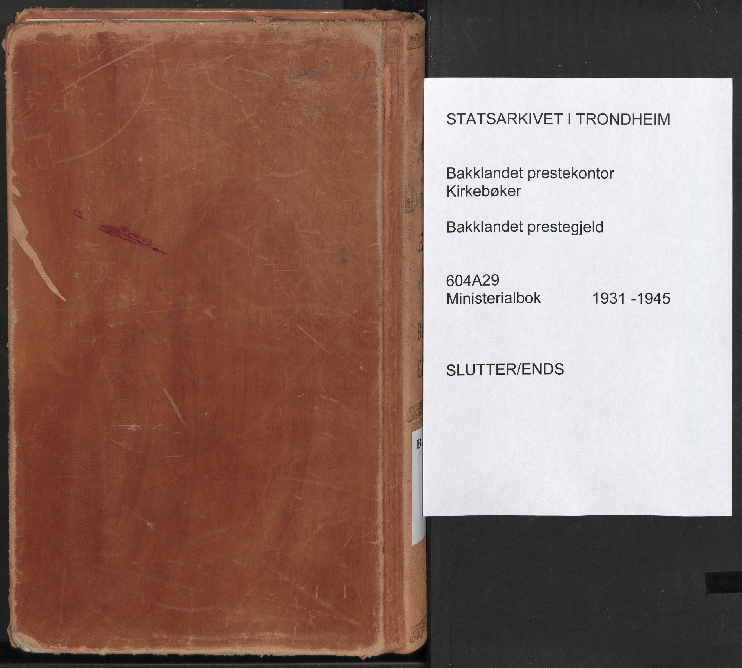 Ministerialprotokoller, klokkerbøker og fødselsregistre - Sør-Trøndelag, SAT/A-1456/604/L0209: Parish register (official) no. 604A29, 1931-1945