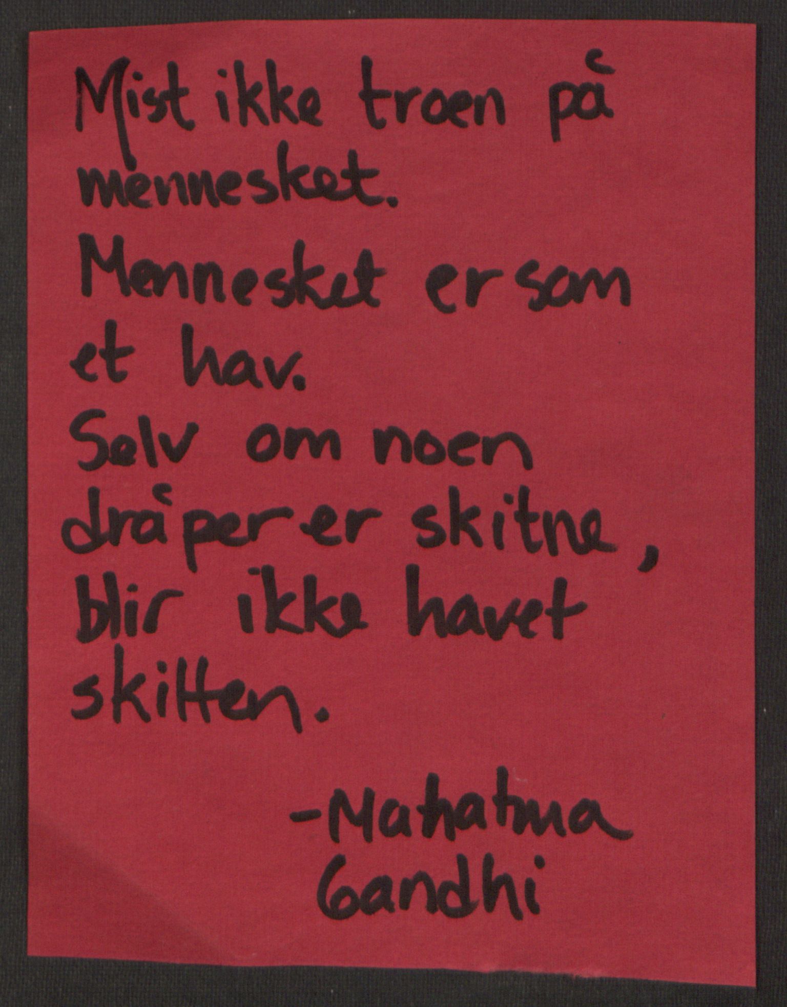 Minnemateriale etter 22.07.2011, RA/S-6313/00/A/L0001: Minnemateriale utvalgt for publisering i forbindelse med ettårsmarkeringen, 2011, p. 823