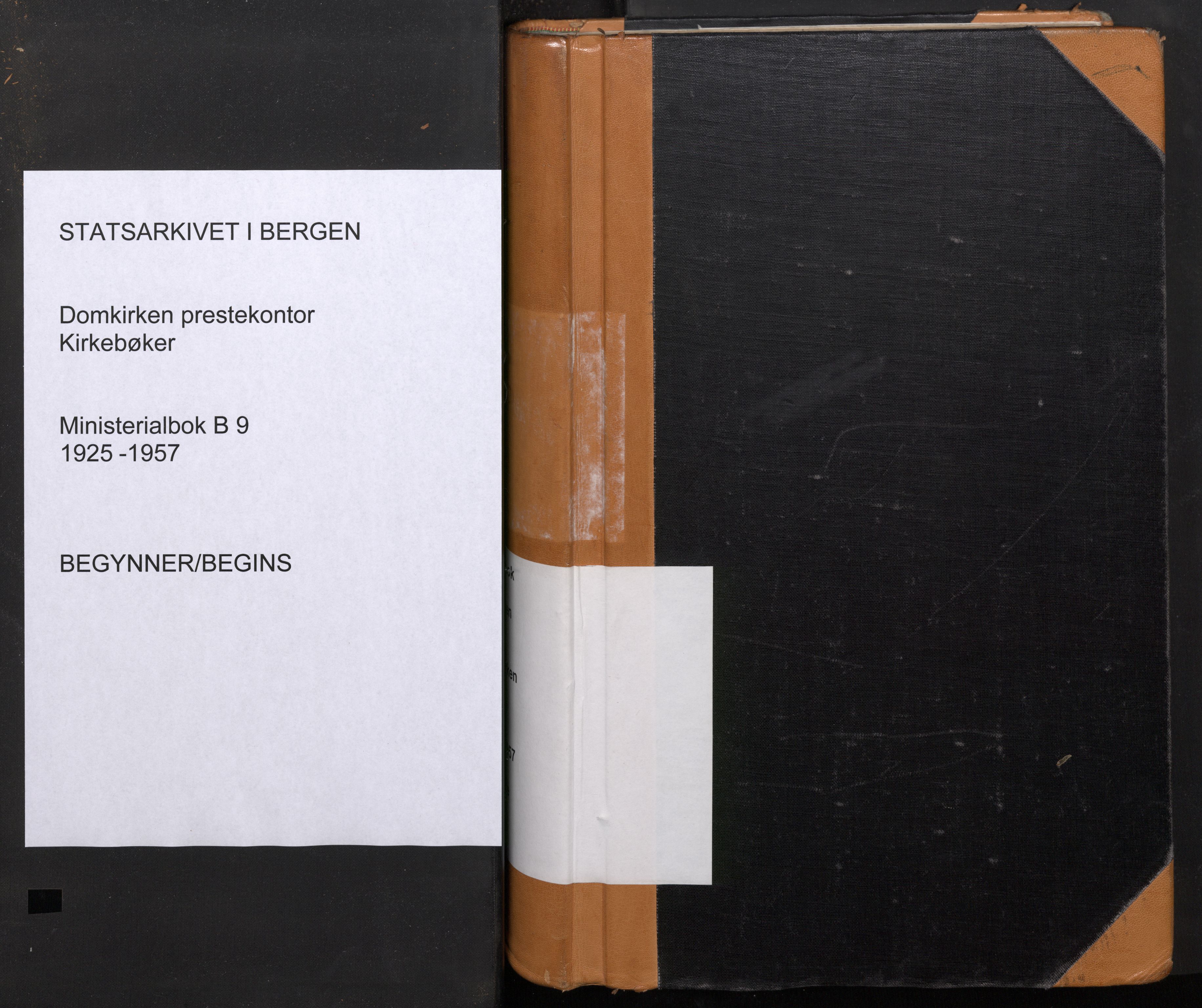 Domkirken sokneprestembete, AV/SAB-A-74801/H/Haa: Parish register (official) no. B 9, 1925-1957