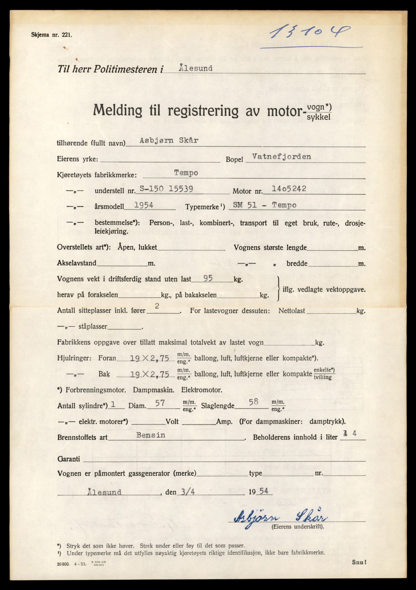 Møre og Romsdal vegkontor - Ålesund trafikkstasjon, AV/SAT-A-4099/F/Fe/L0037: Registreringskort for kjøretøy T 13031 - T 13179, 1927-1998, p. 1472