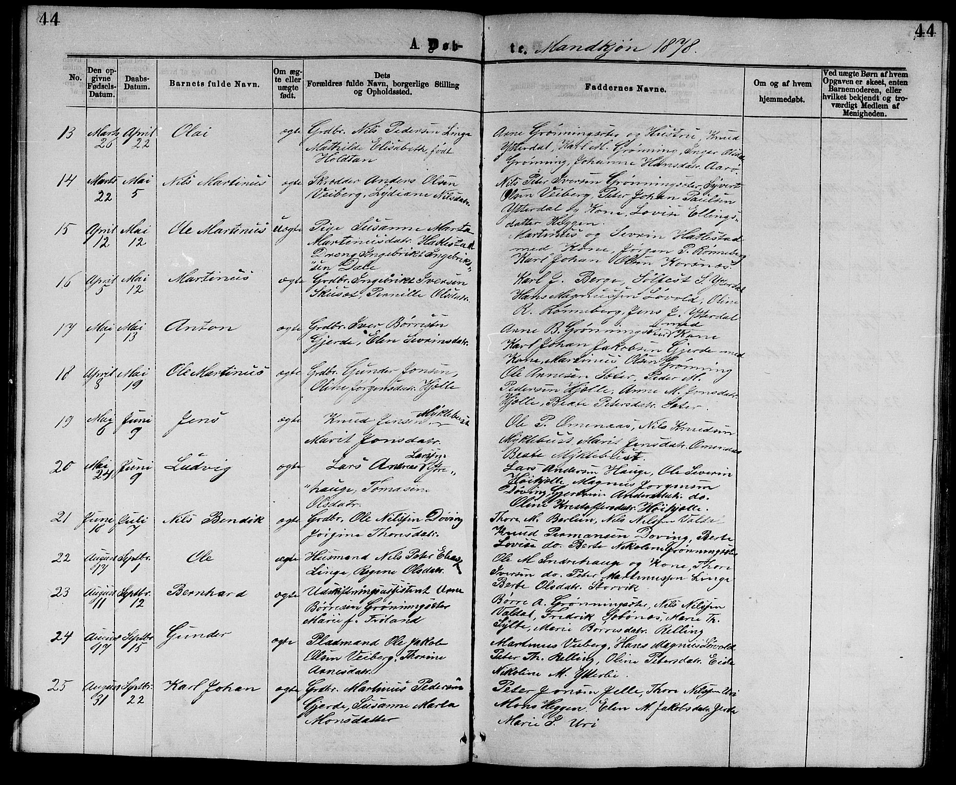 Ministerialprotokoller, klokkerbøker og fødselsregistre - Møre og Romsdal, SAT/A-1454/519/L0262: Parish register (copy) no. 519C03, 1866-1884, p. 44
